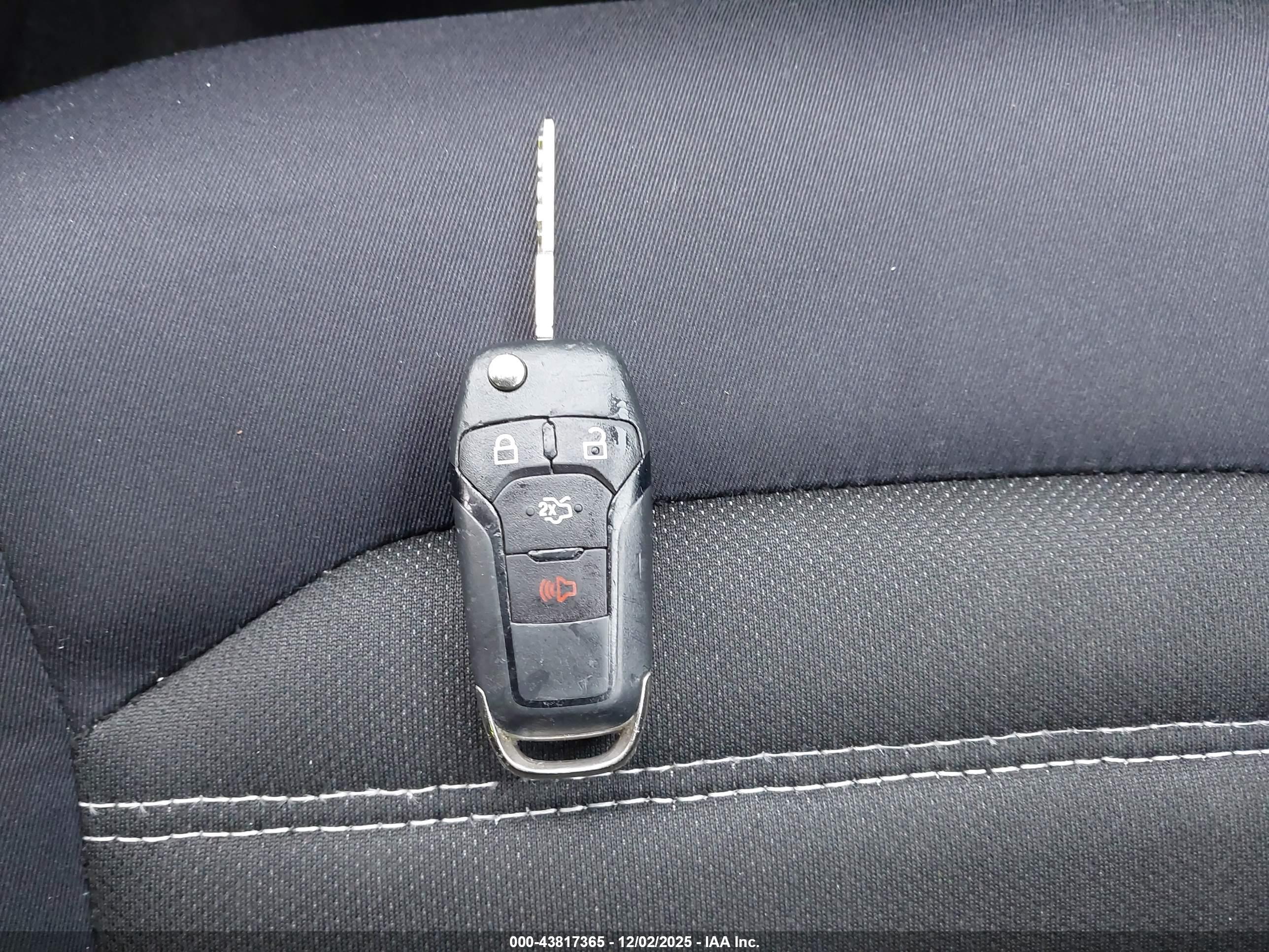 FORD FUSION image 11