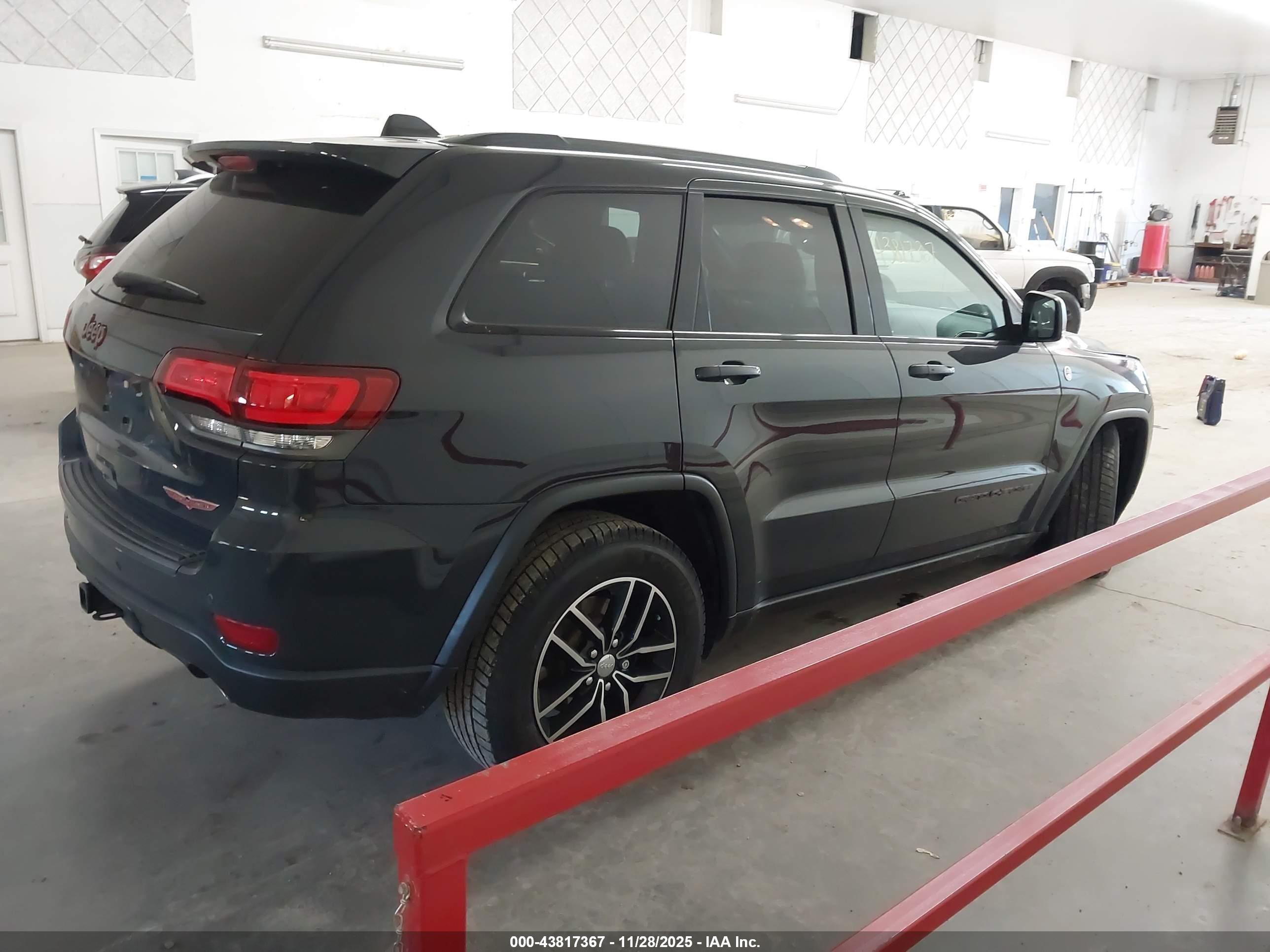 JEEP GRAND image 4
