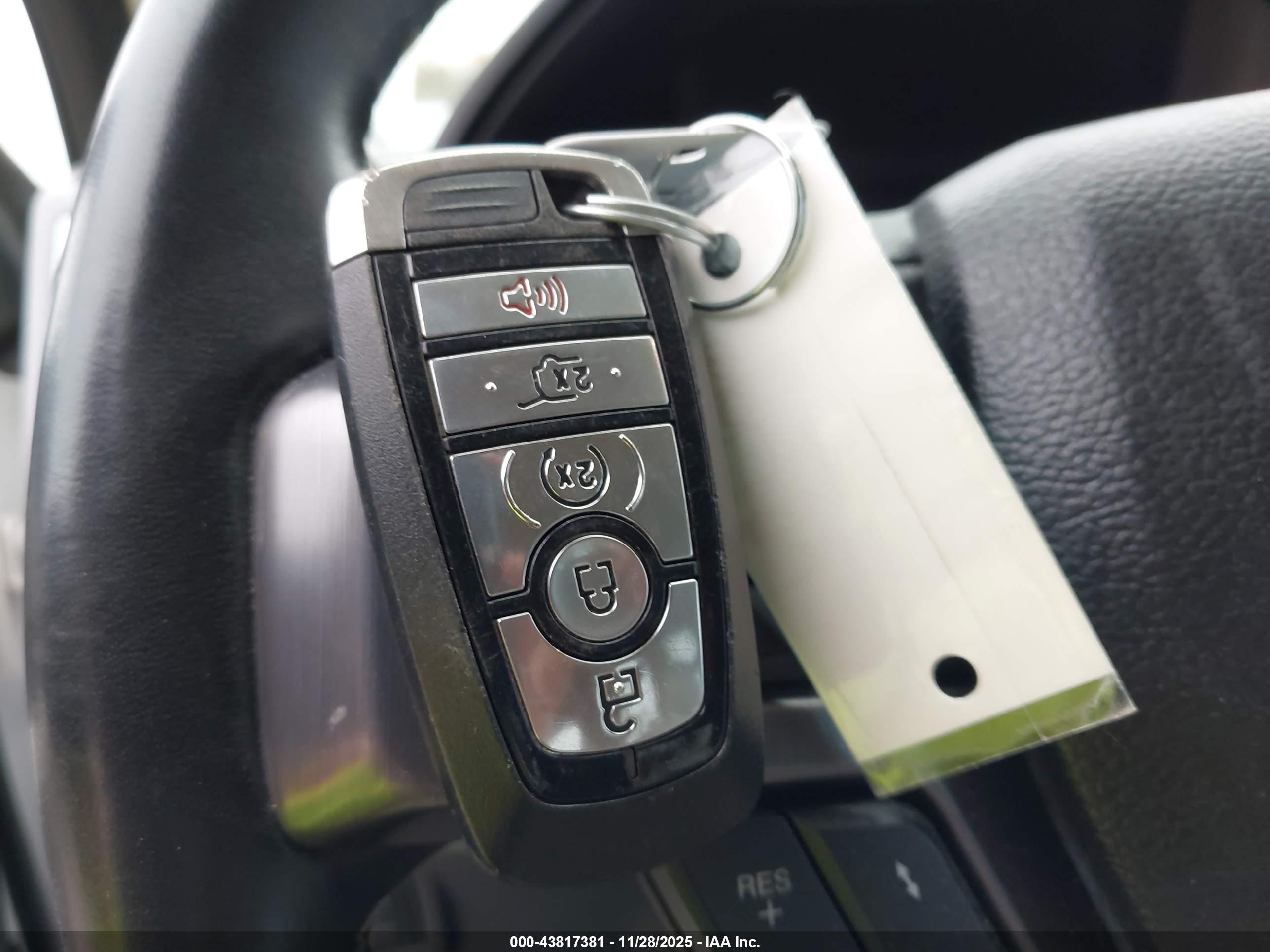 FORD EXPEDITION image 11