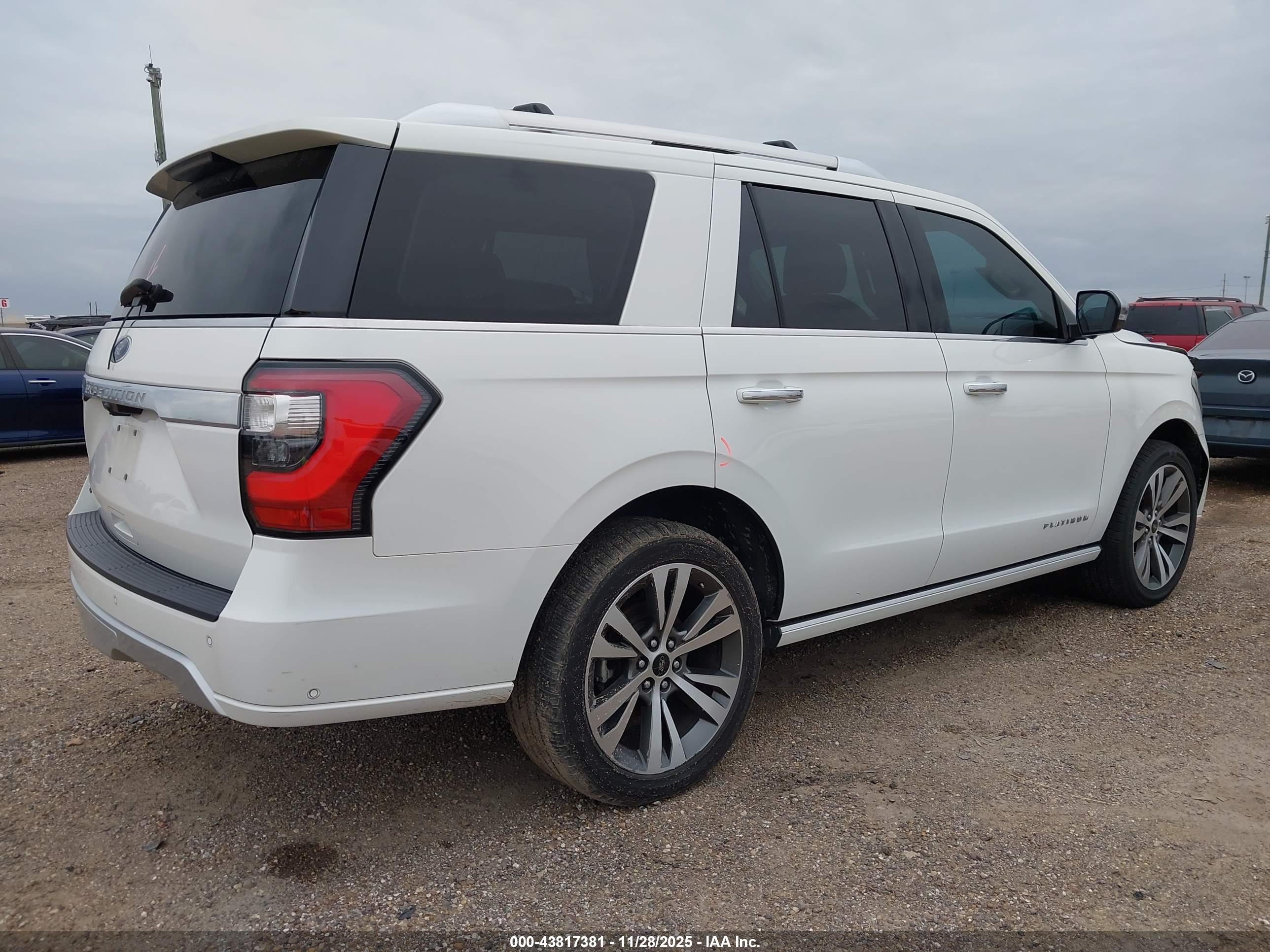 FORD EXPEDITION image 4