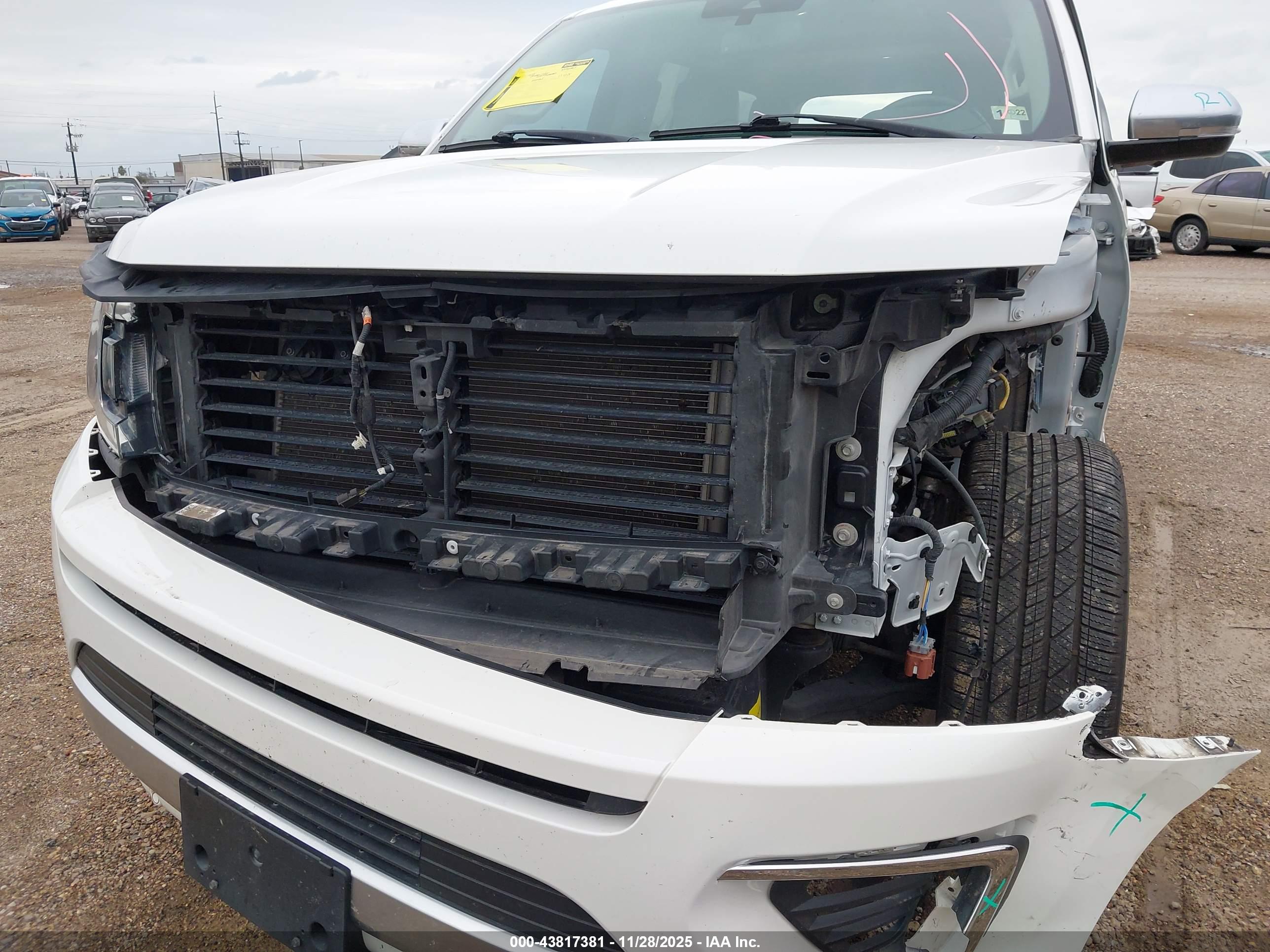 FORD EXPEDITION image 6