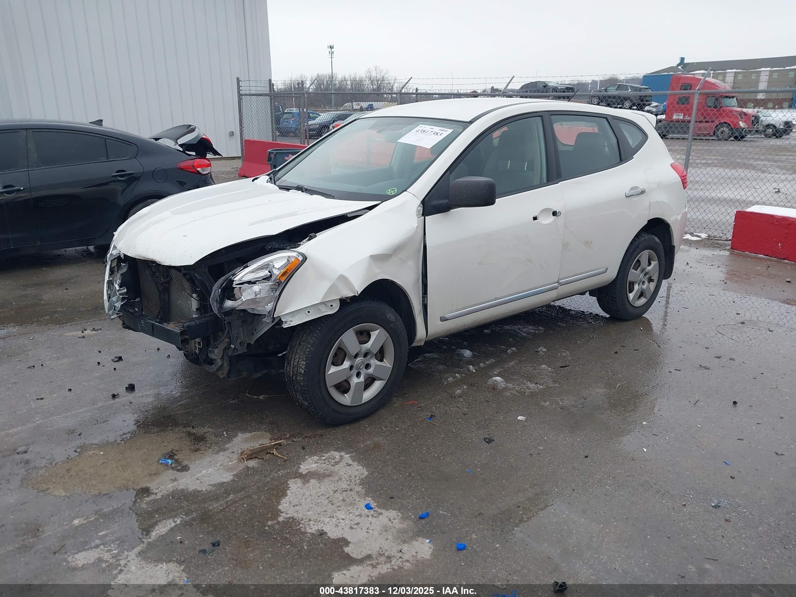 NISSAN ROGUE image 2