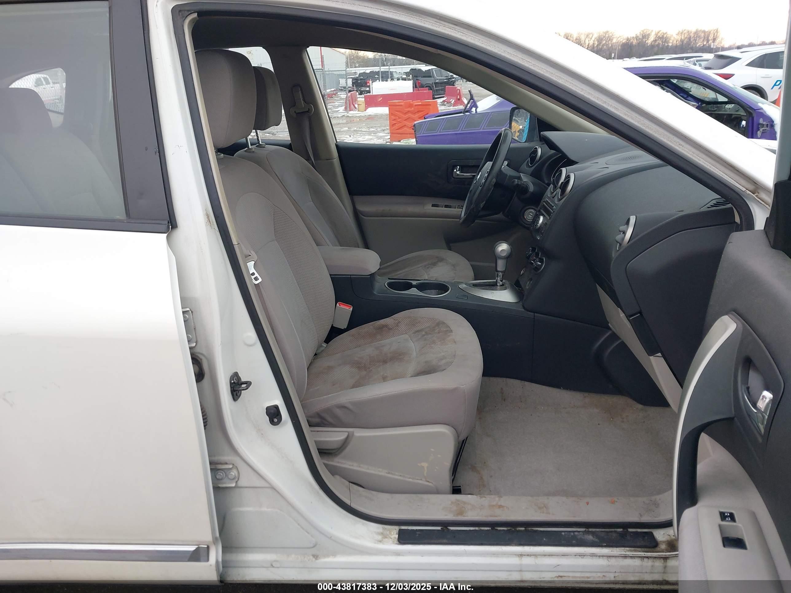 NISSAN ROGUE image 5