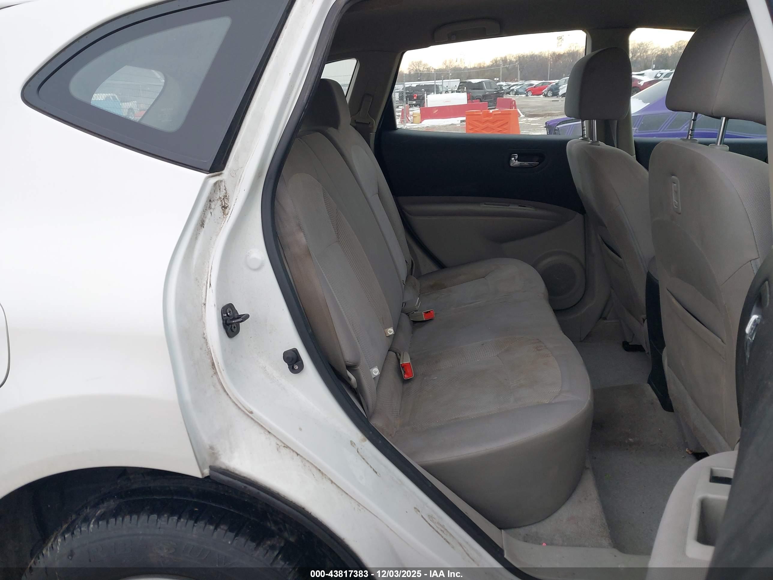 NISSAN ROGUE image 8