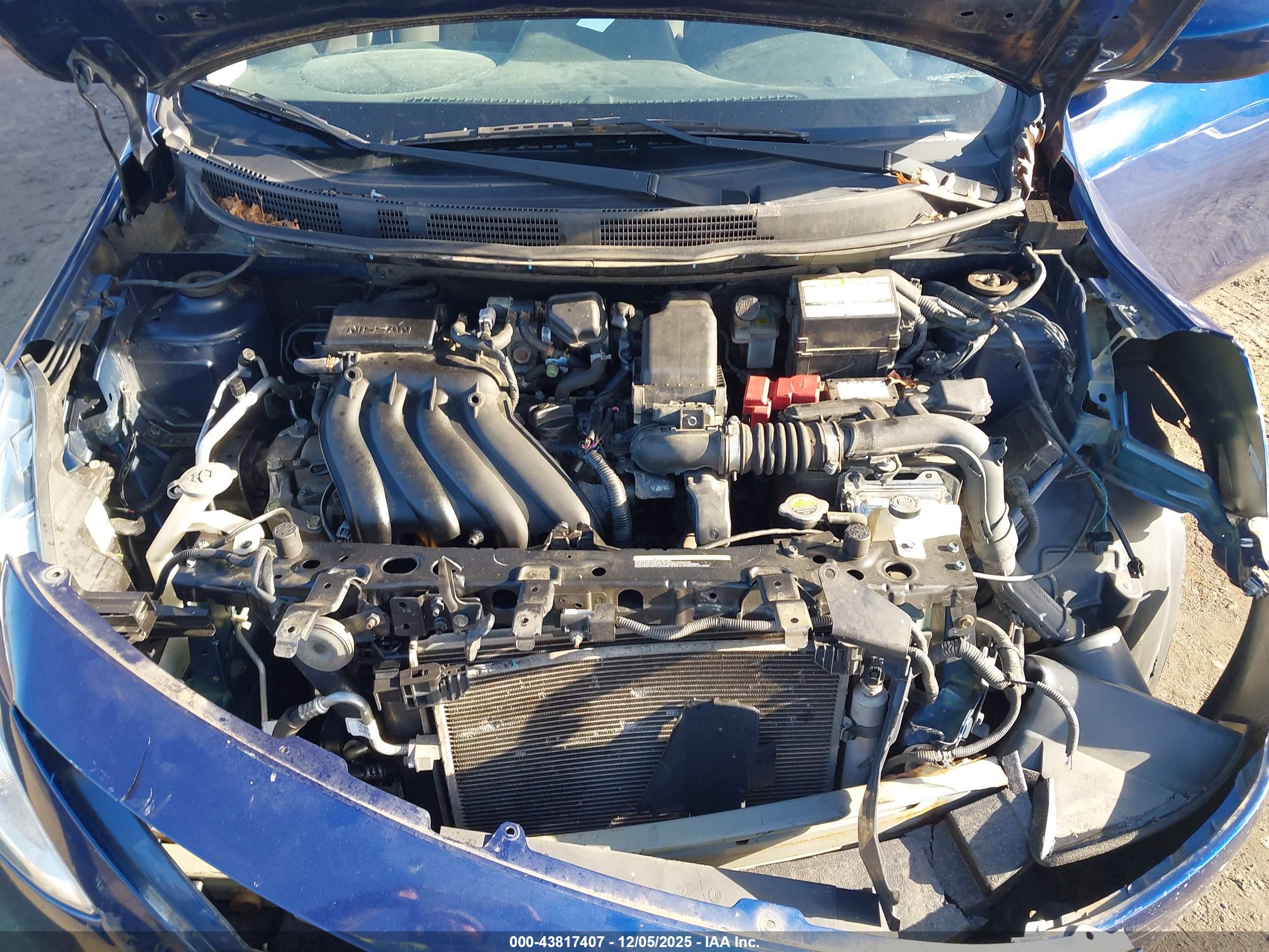 NISSAN VERSA image 10