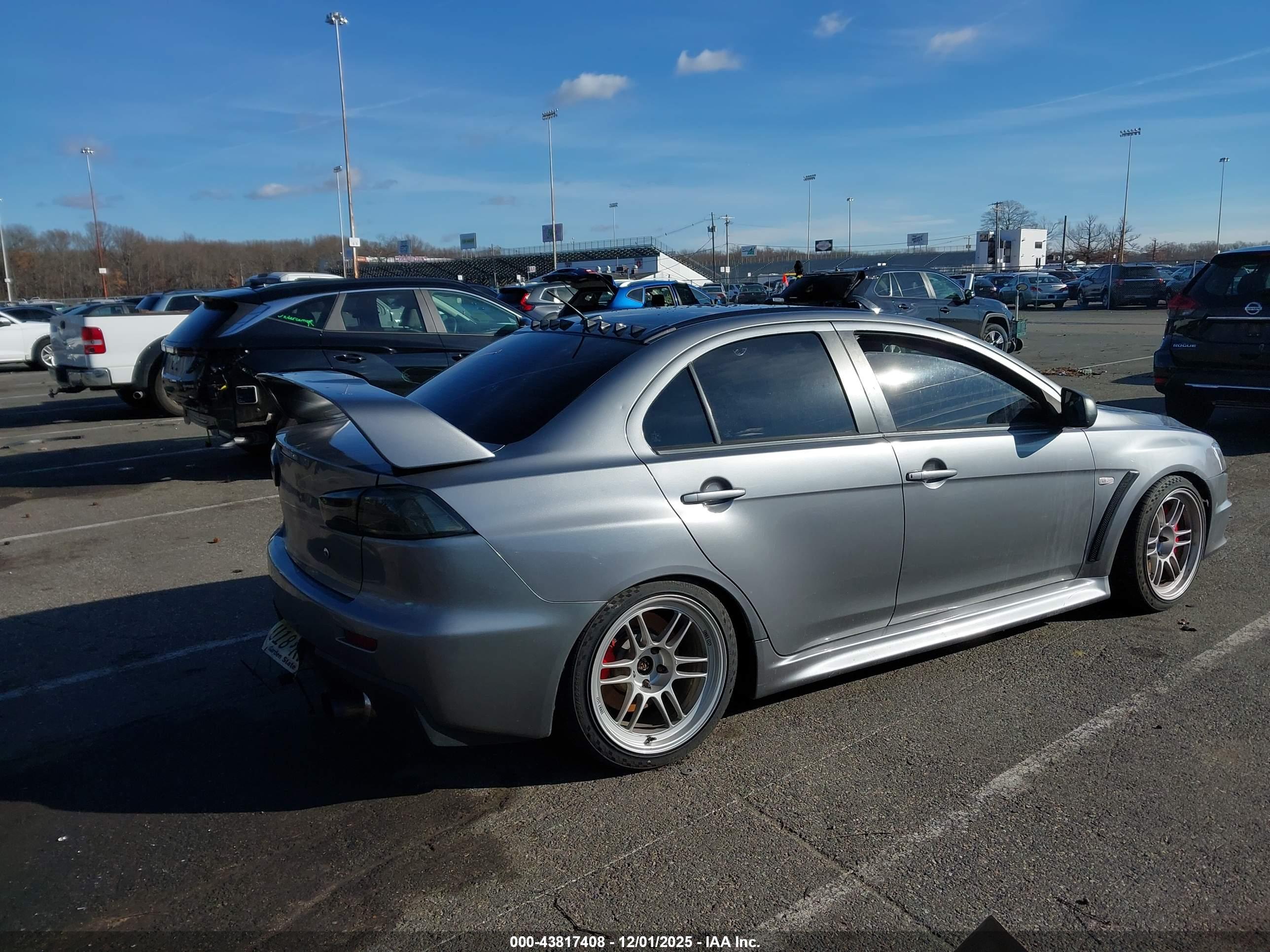 MITSUBISHI LANCER image 4