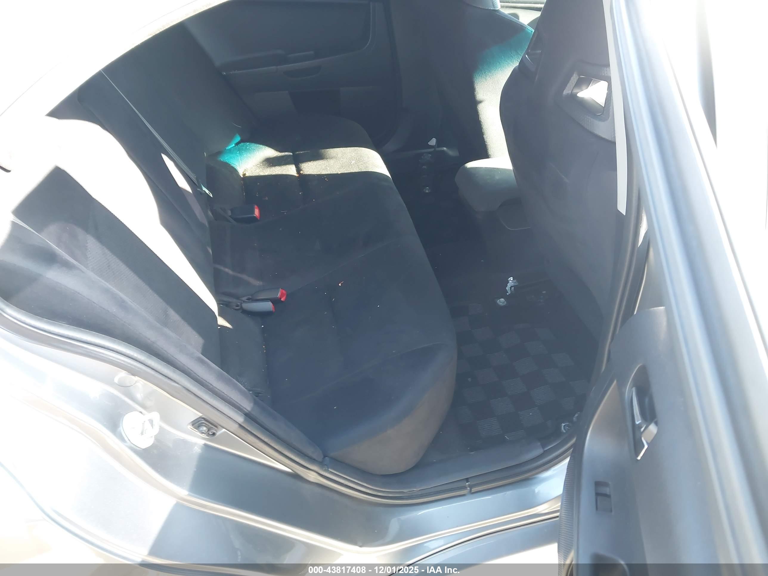 MITSUBISHI LANCER image 8