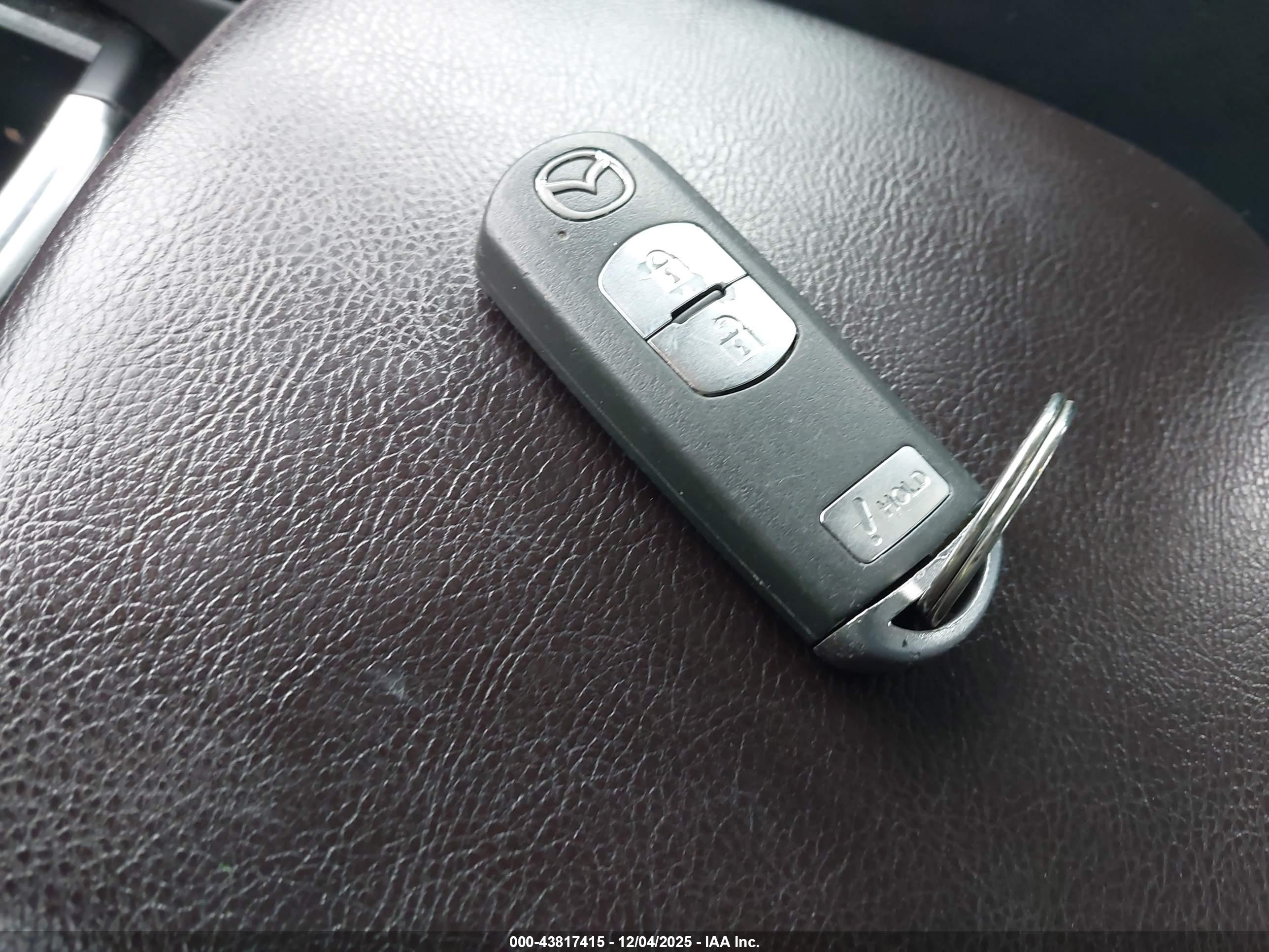 MAZDA MAZDA3 image 11