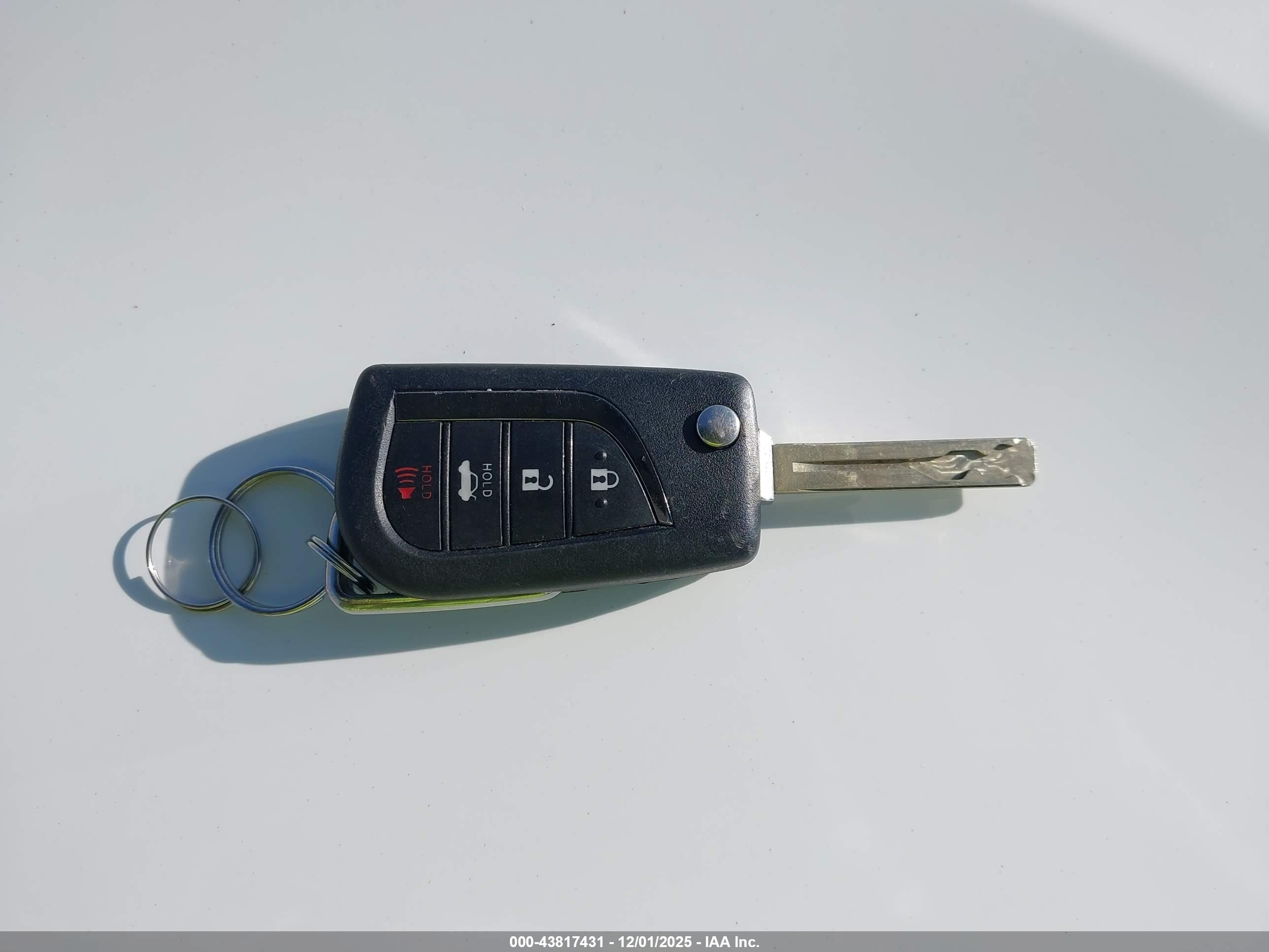 TOYOTA COROLLA image 11