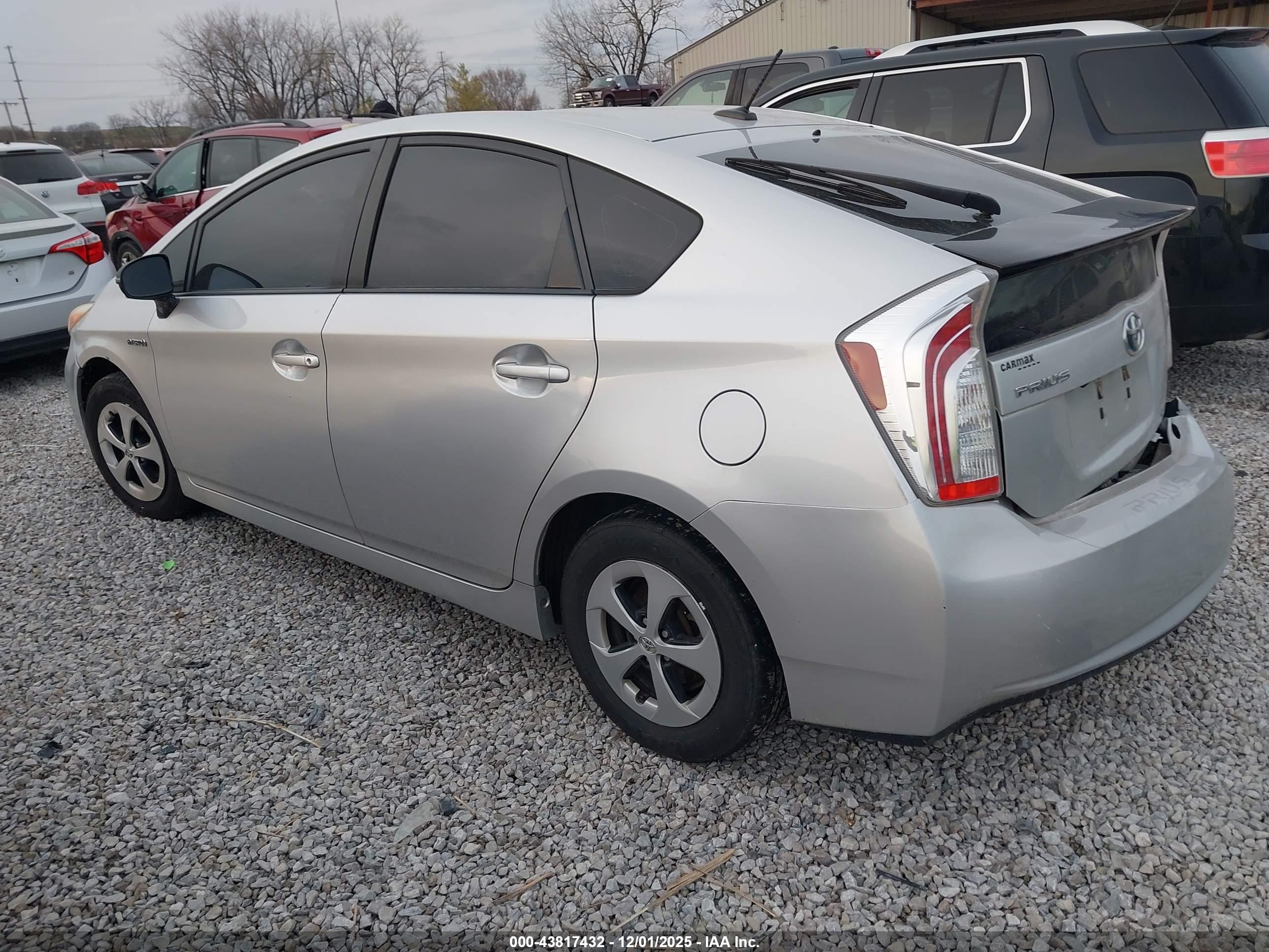 TOYOTA PRIUS image 3
