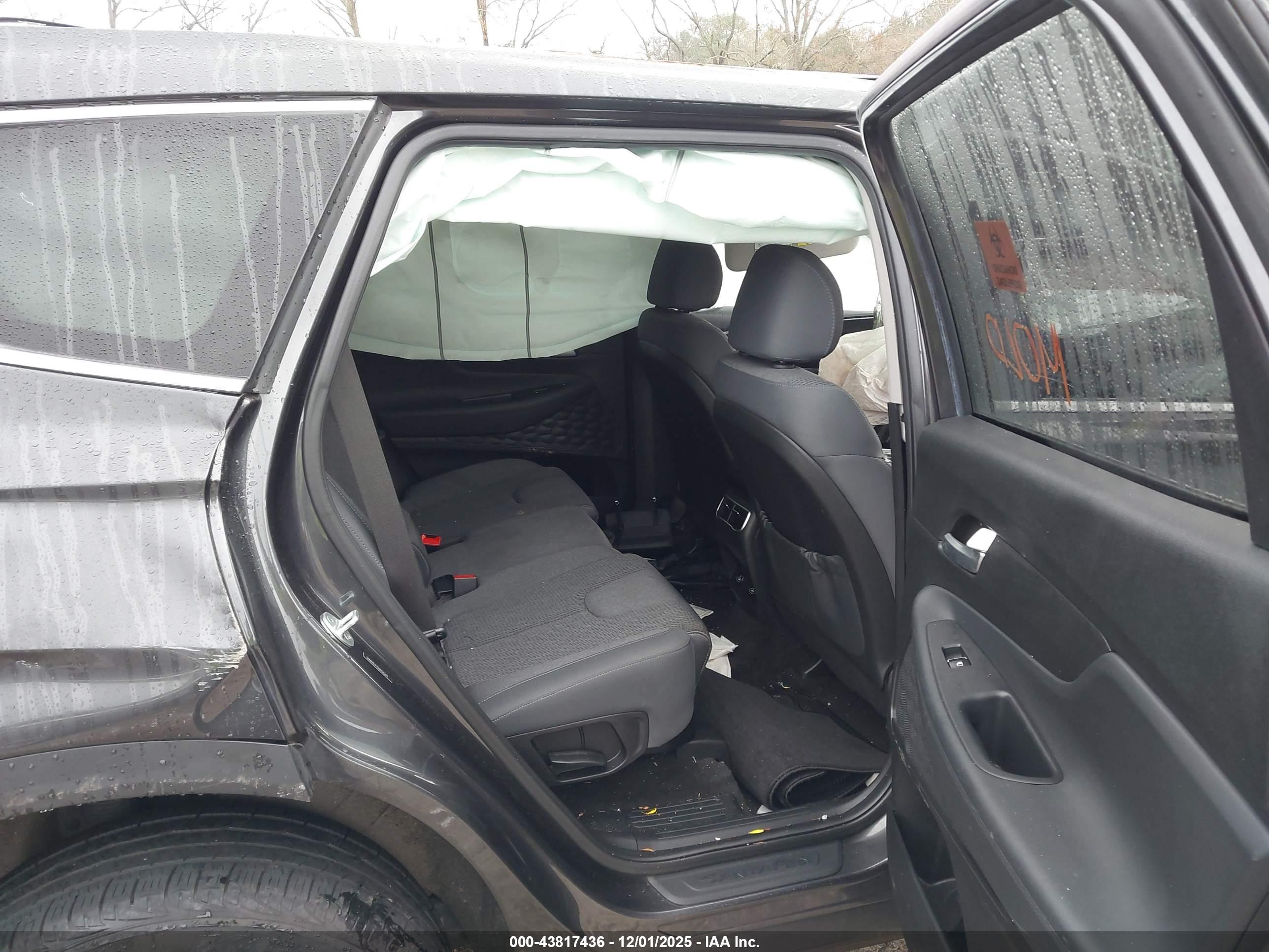 HYUNDAI SANTA image 8