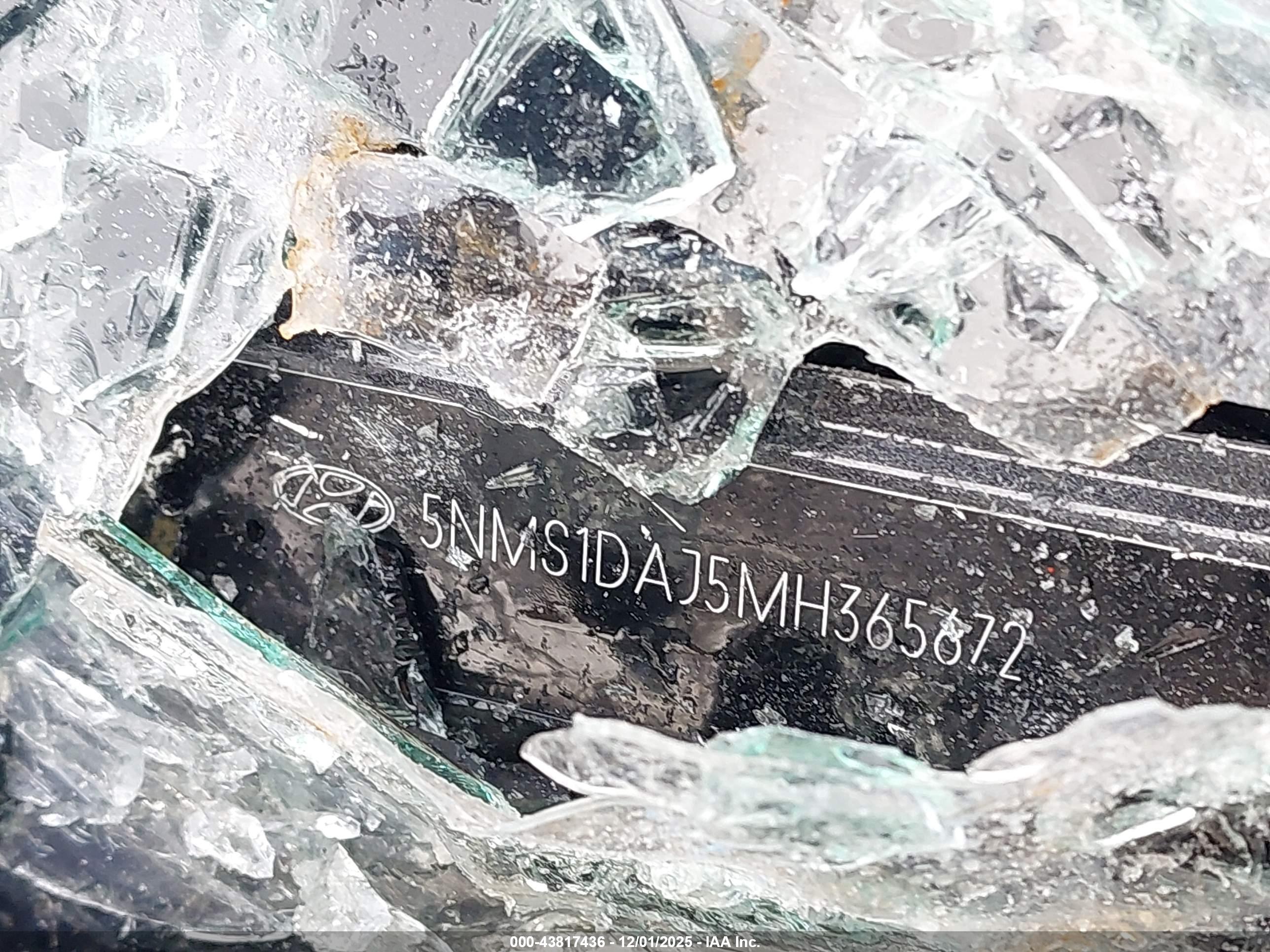 HYUNDAI SANTA image 9
