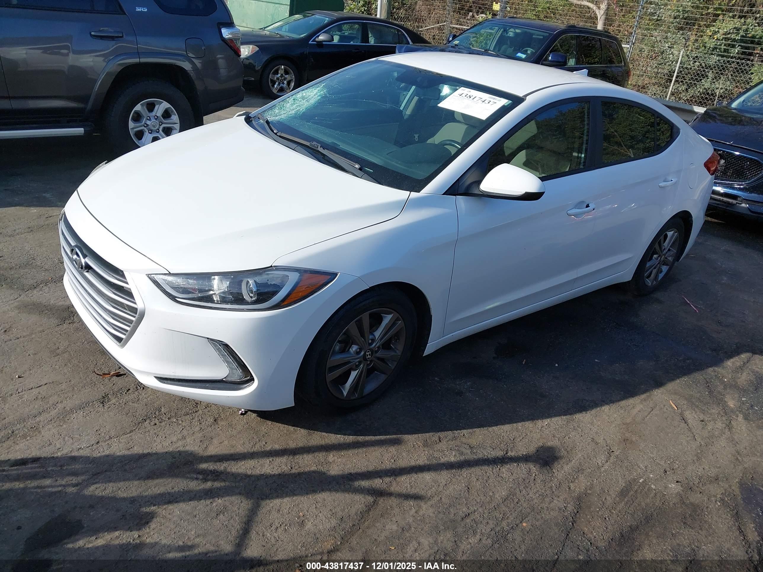 HYUNDAI ELANTRA image 2