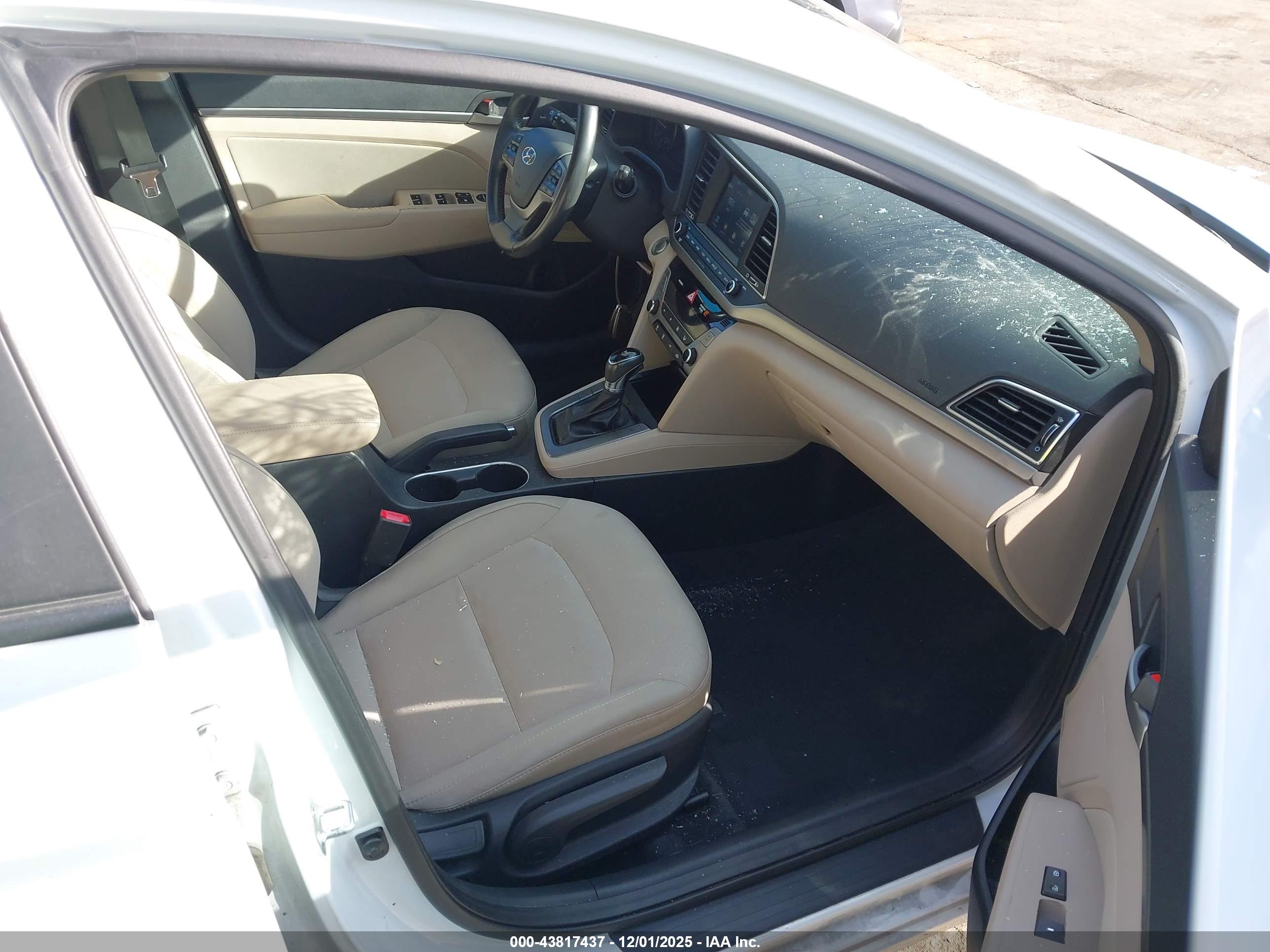 HYUNDAI ELANTRA image 5