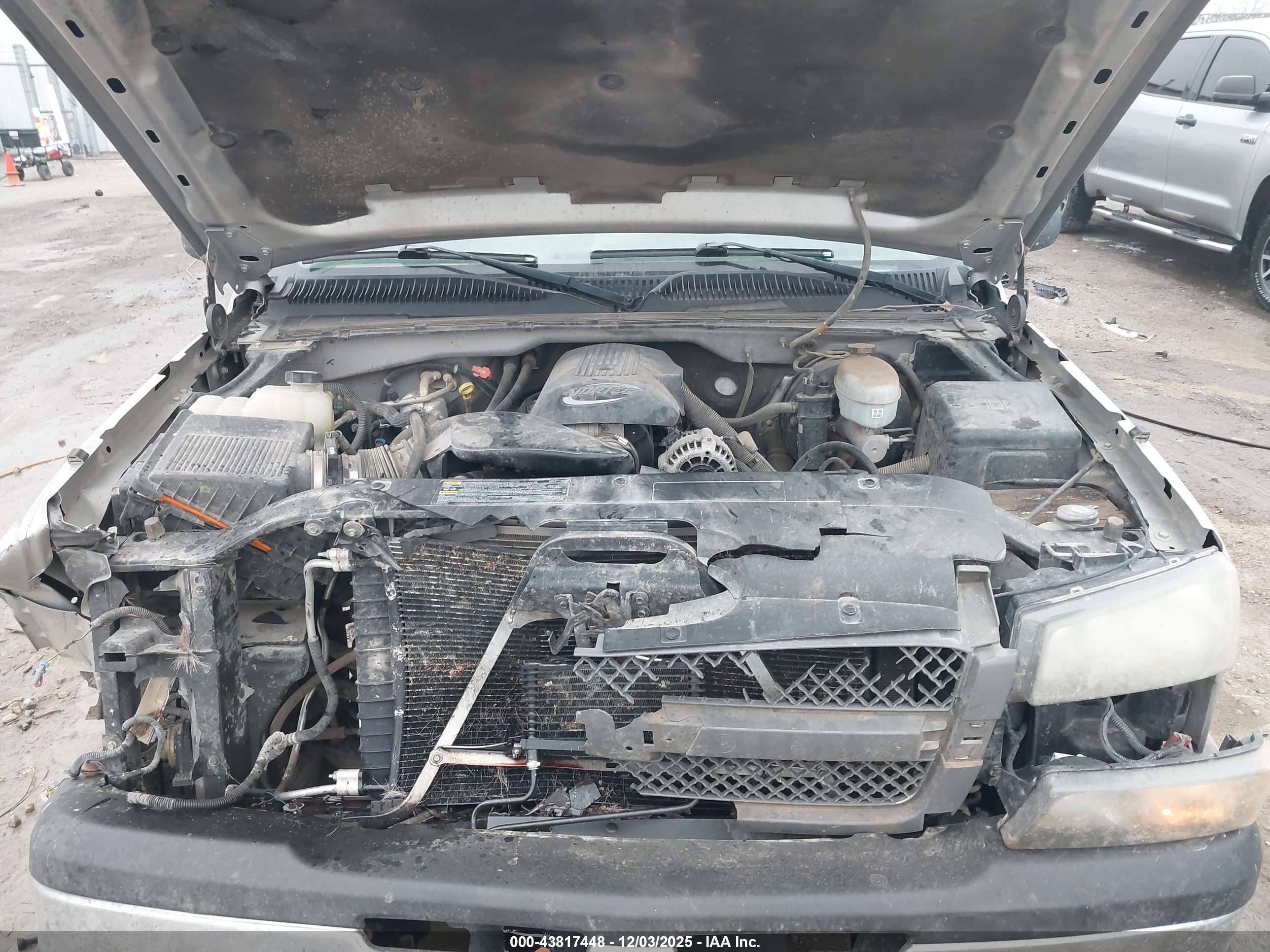 CHEVROLET SILVERADO image 10