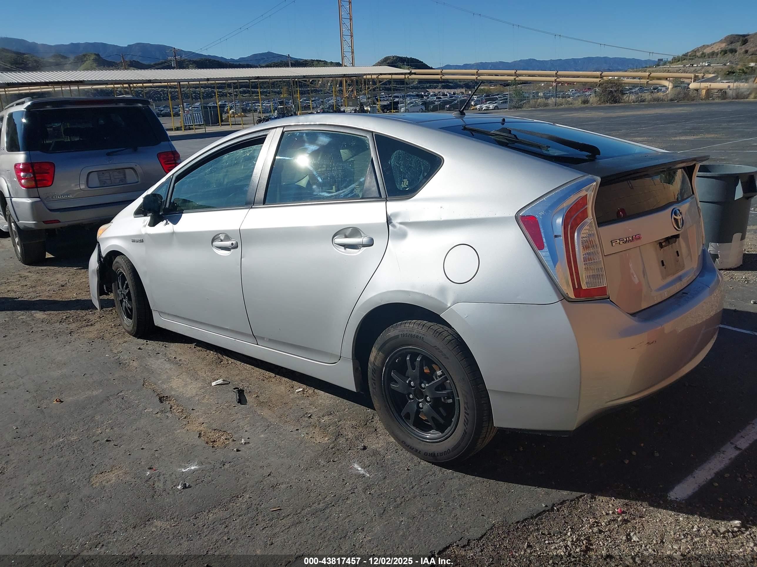 TOYOTA PRIUS image 3
