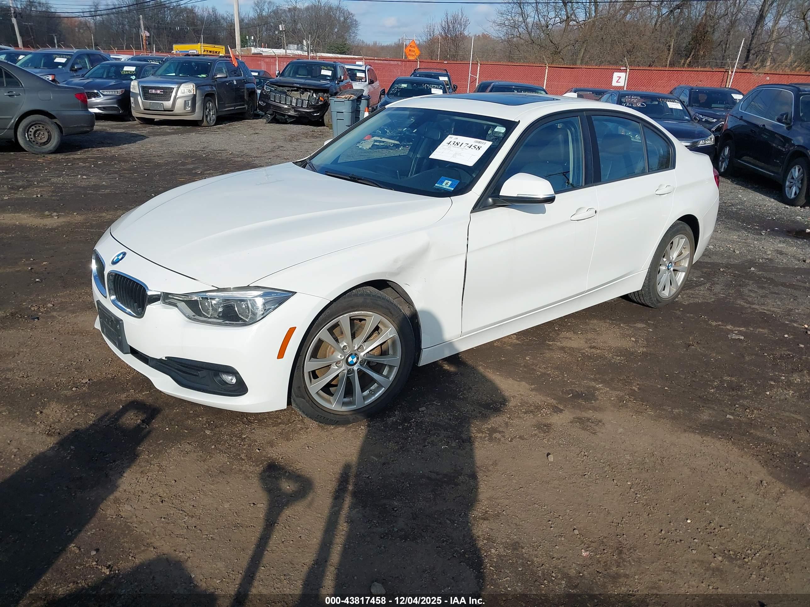 BMW 320I image 2