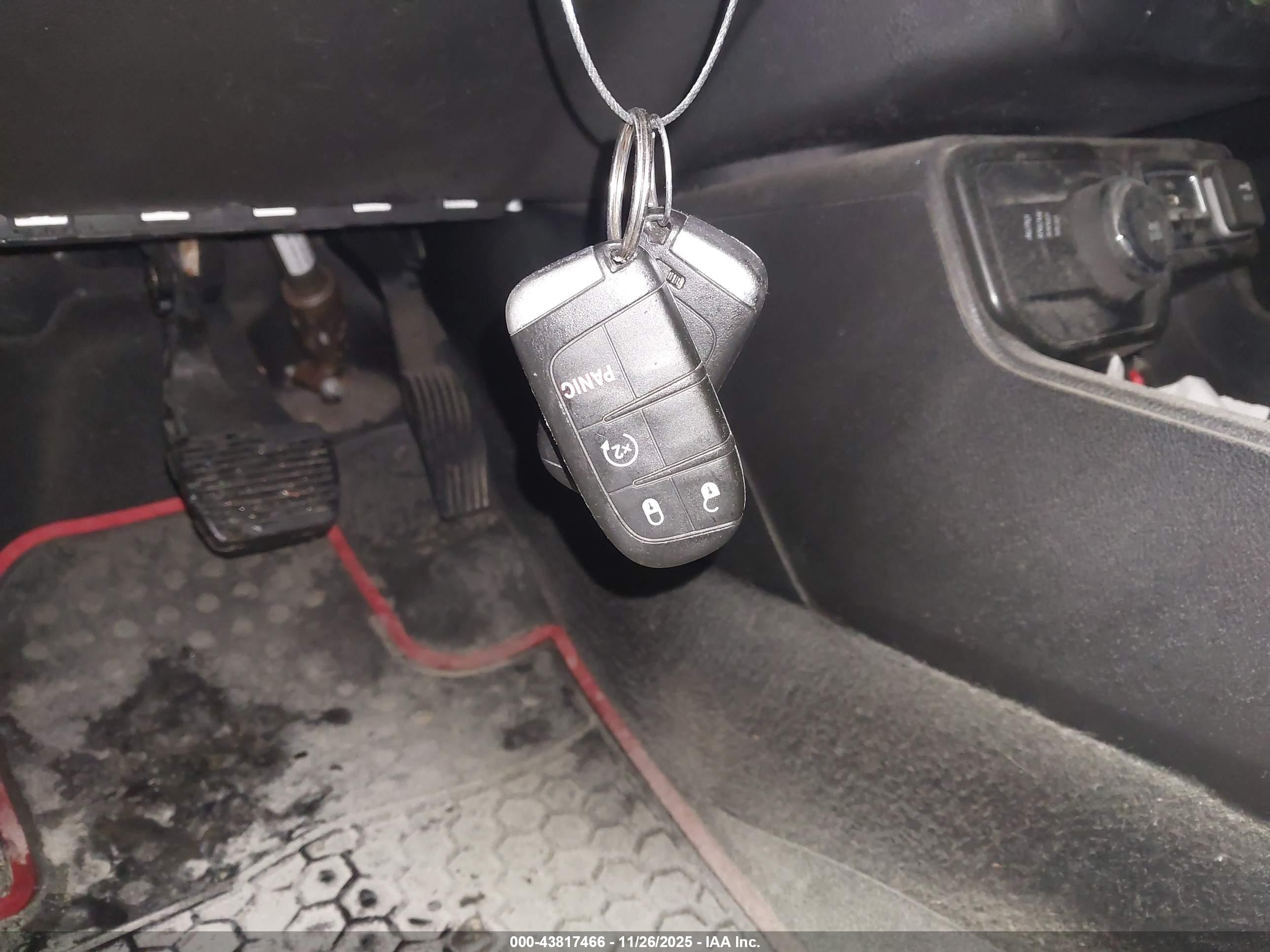 JEEP RENEGADE image 11