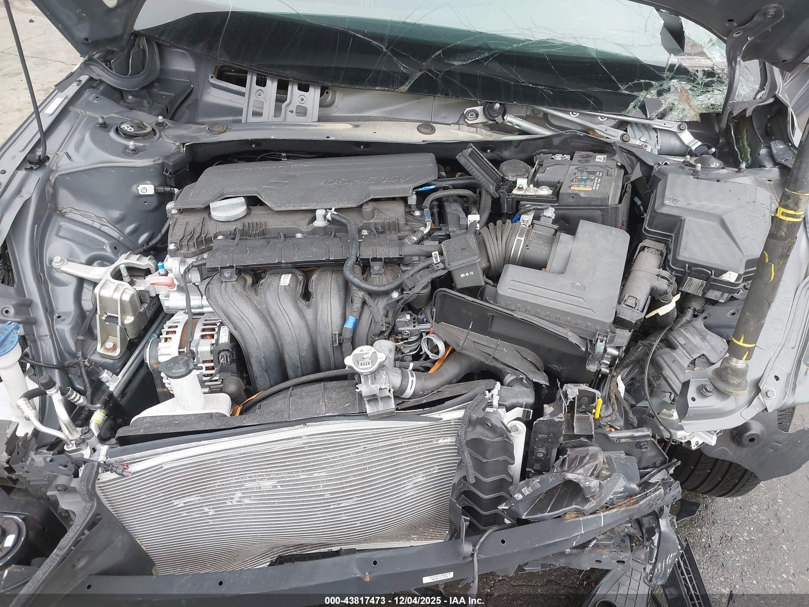 HYUNDAI ELANTRA image 10