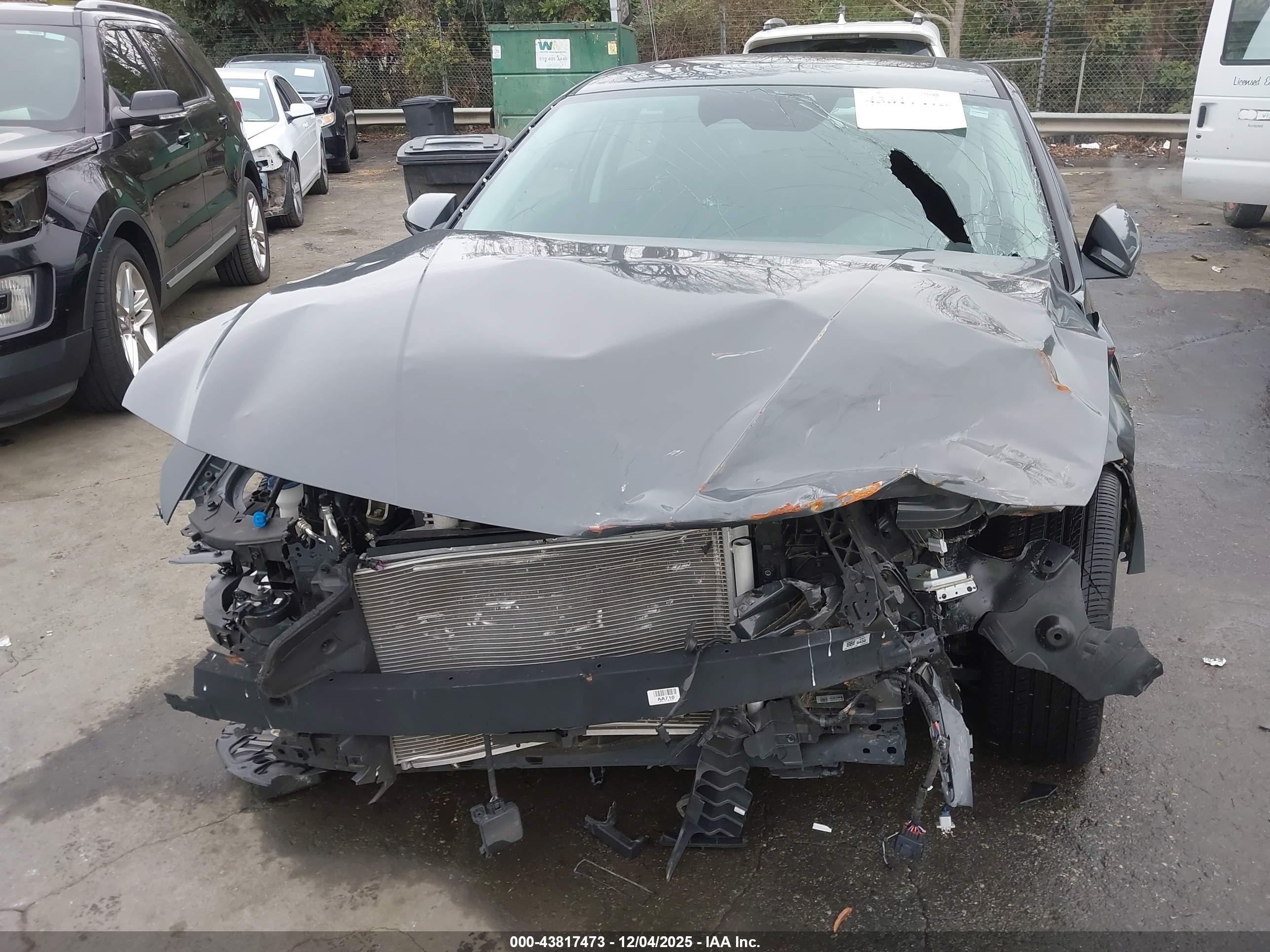 HYUNDAI ELANTRA image 6