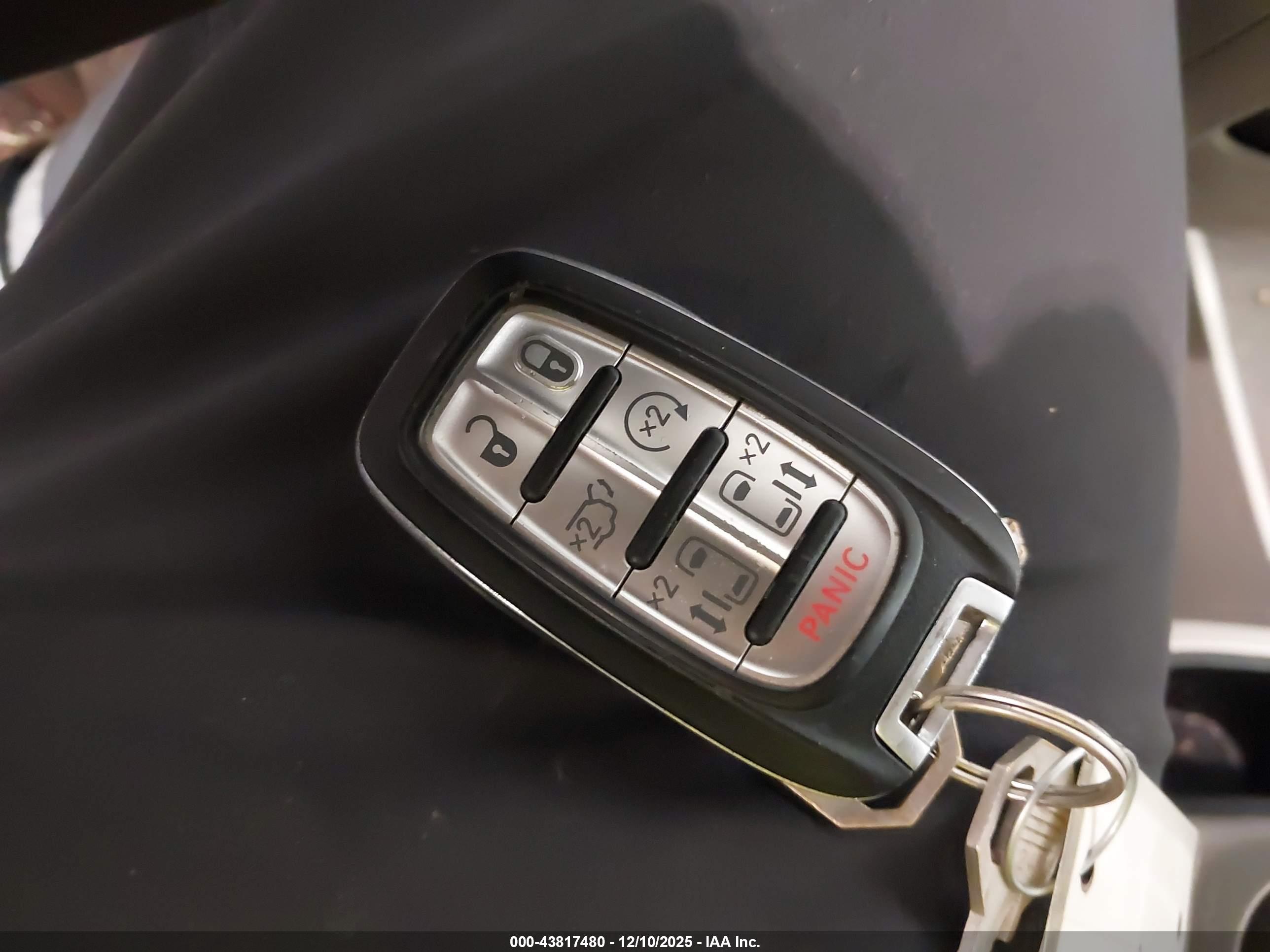 CHRYSLER PACIFICA image 11