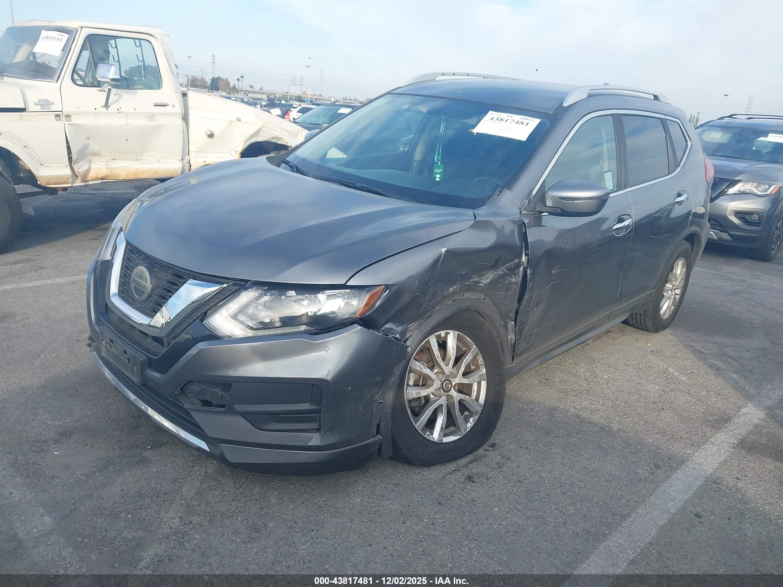 NISSAN ROGUE image 2
