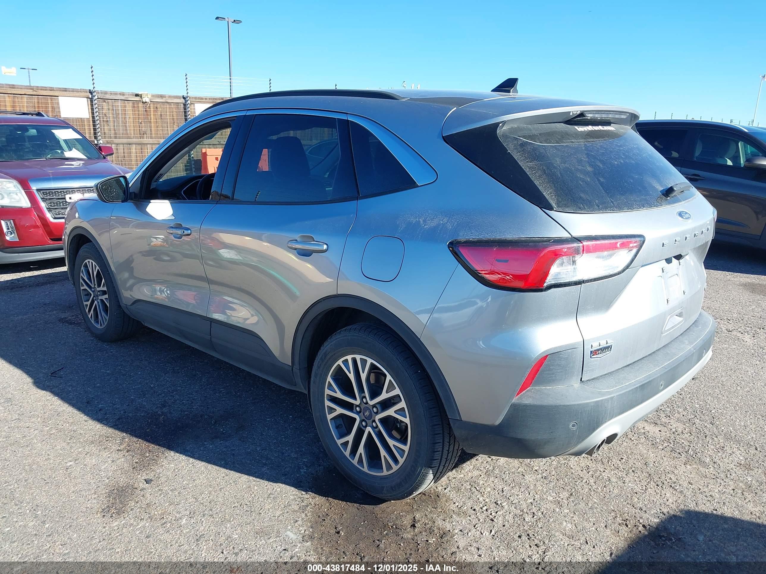FORD ESCAPE image 3