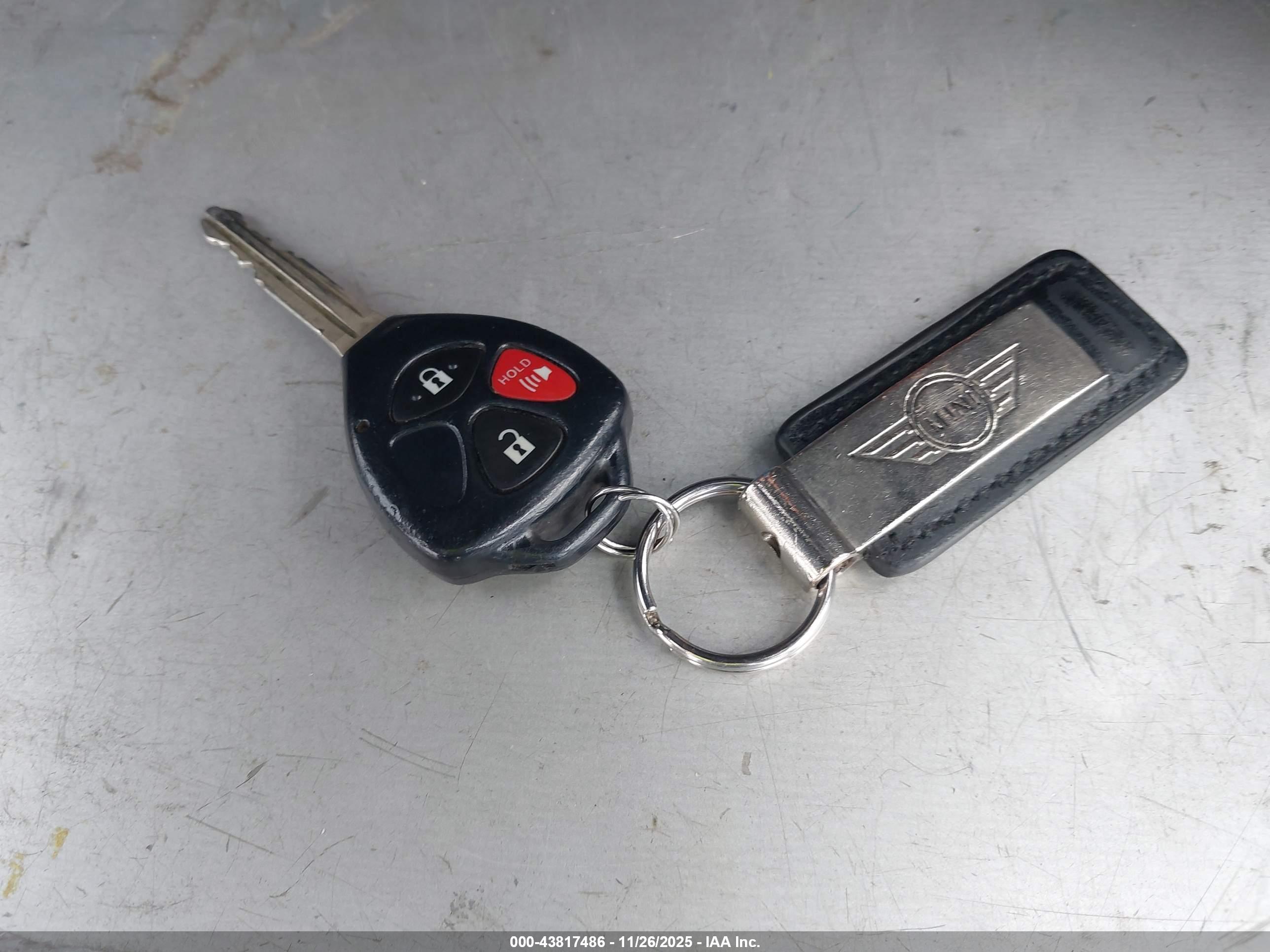 TOYOTA YARIS image 11