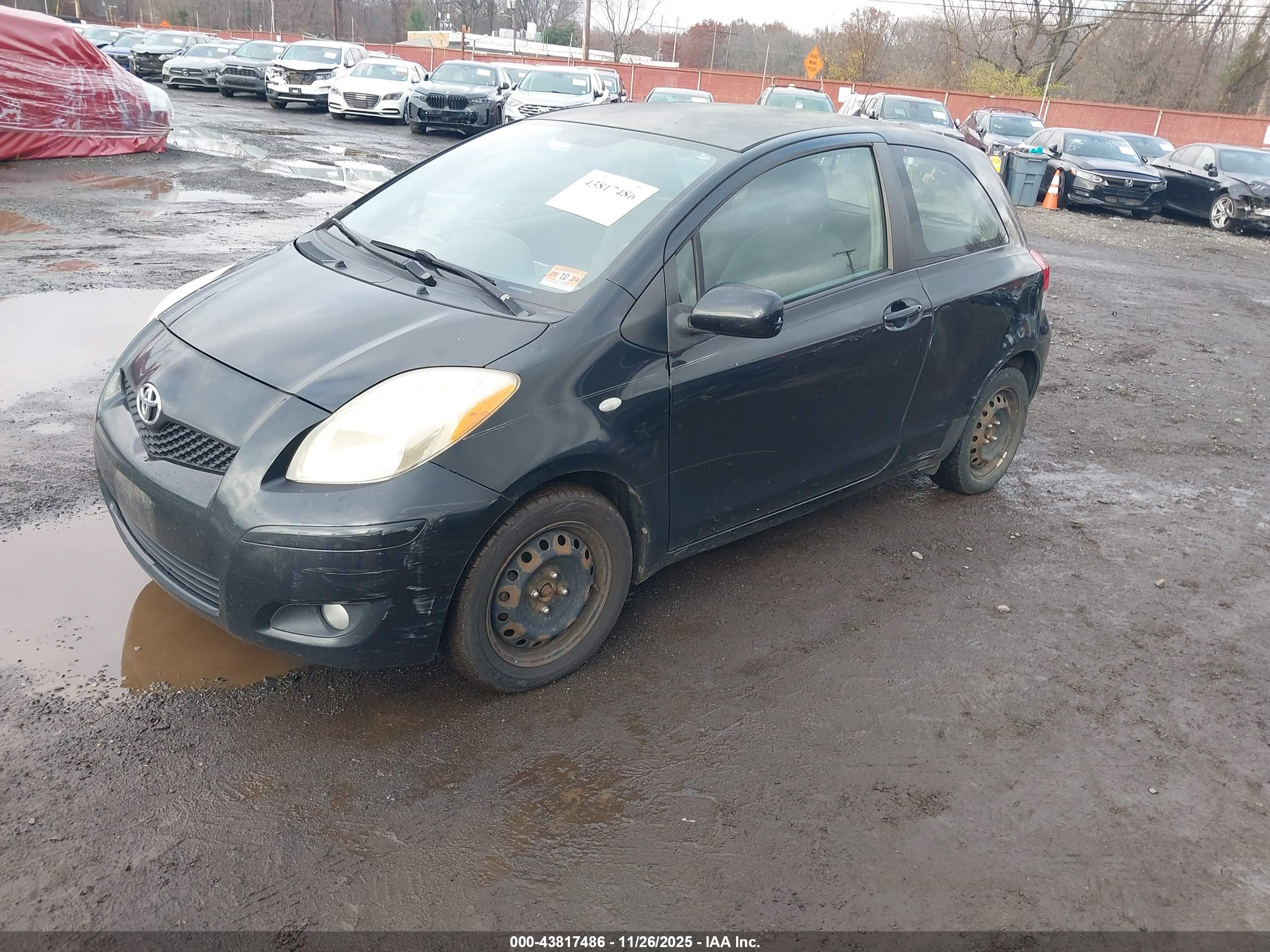 TOYOTA YARIS image 2