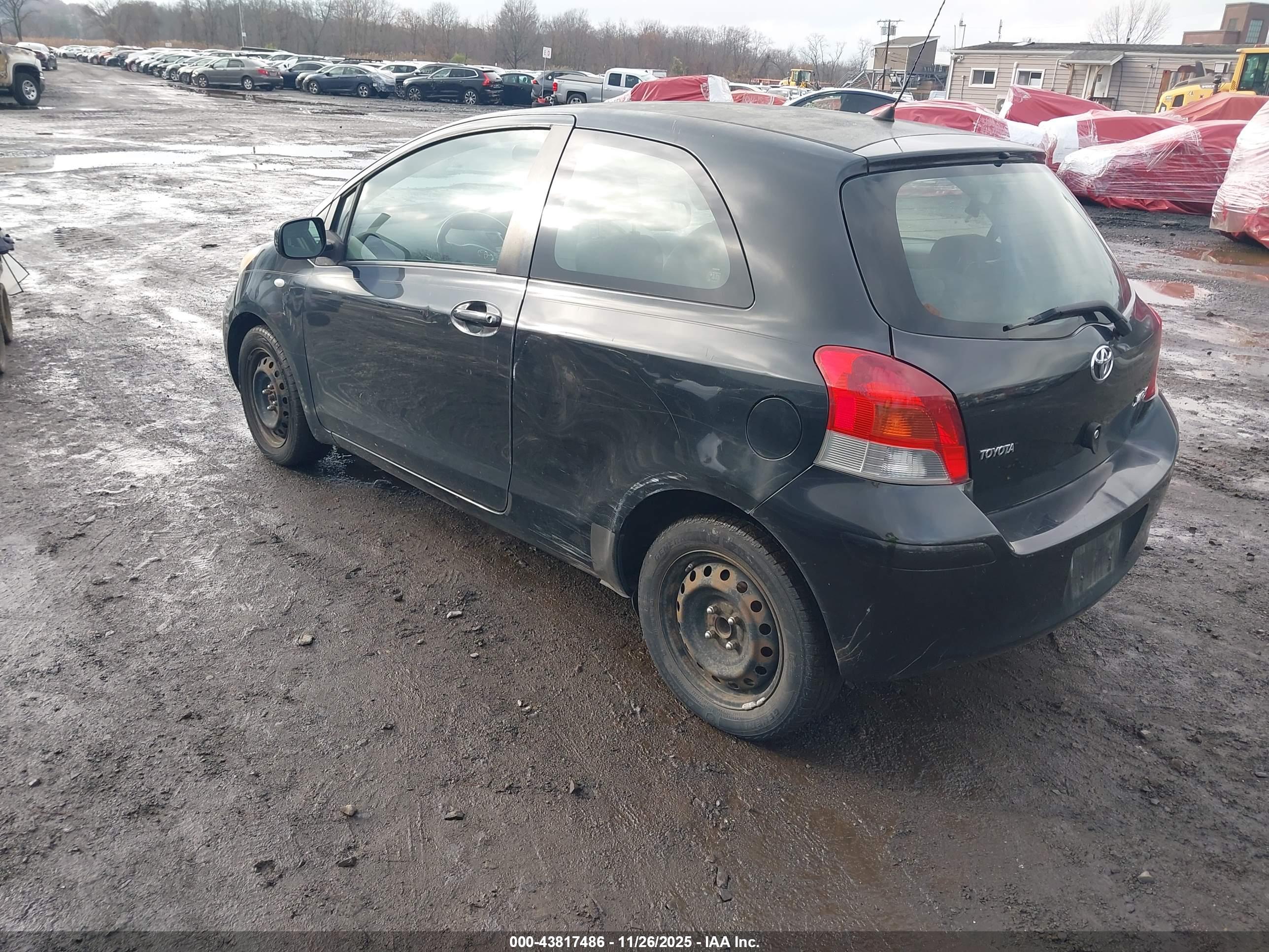 TOYOTA YARIS image 3