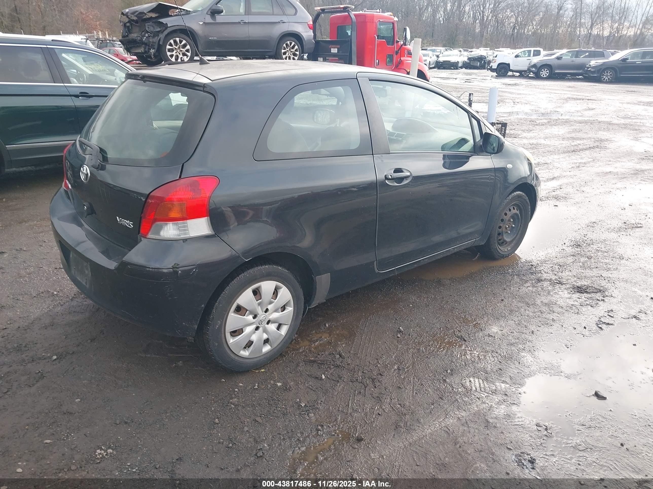 TOYOTA YARIS image 4