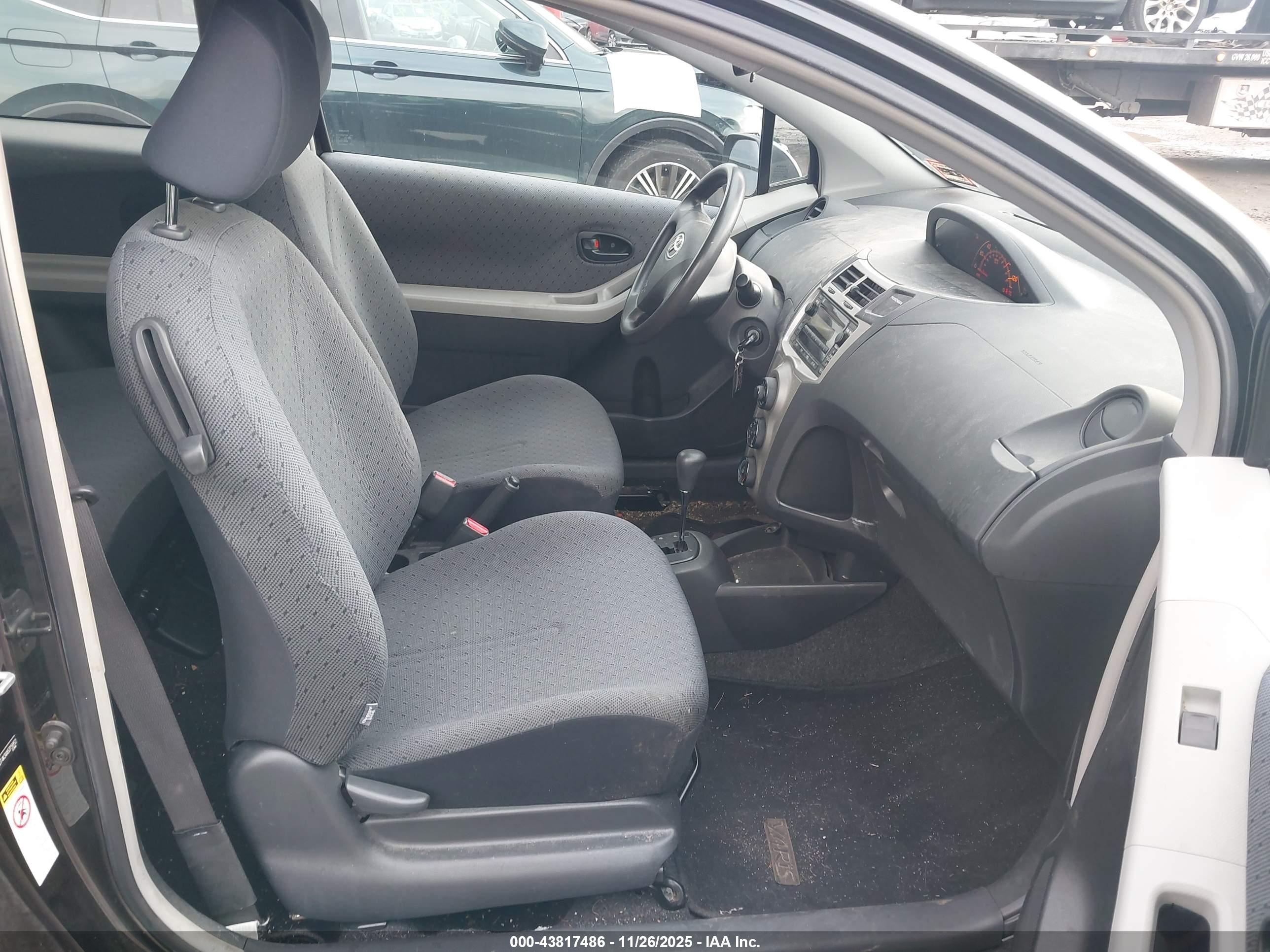 TOYOTA YARIS image 5