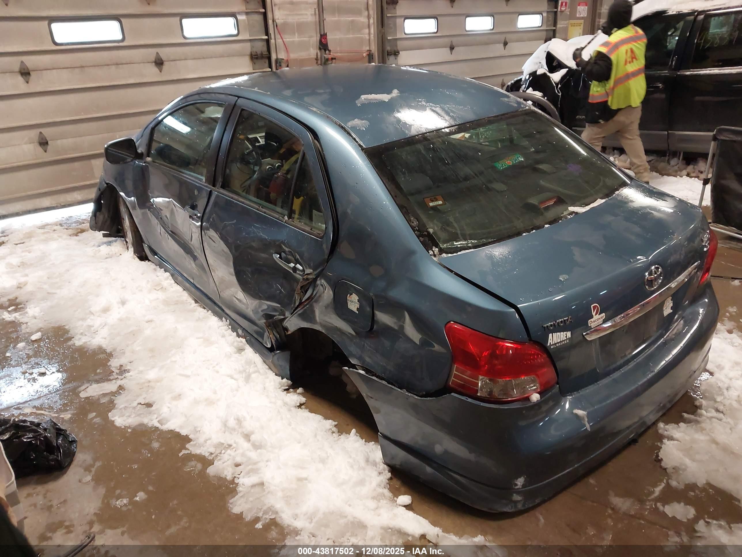 TOYOTA YARIS image 3