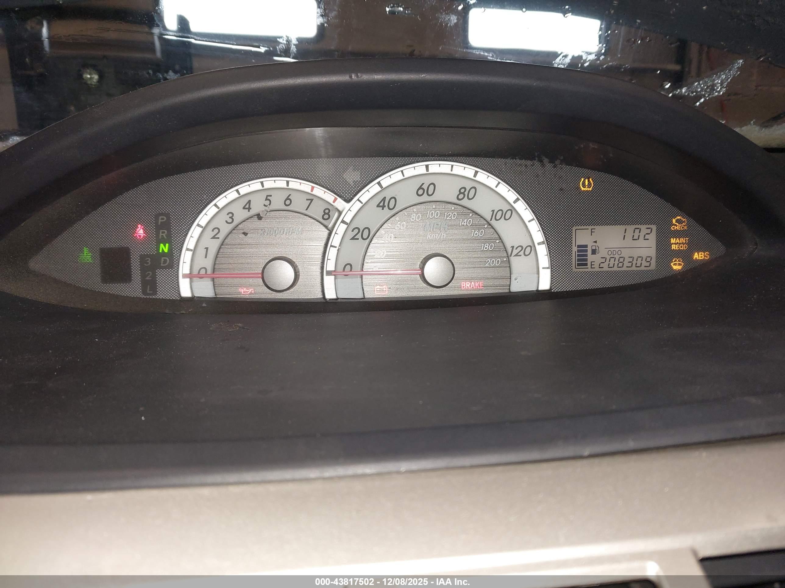 TOYOTA YARIS image 7