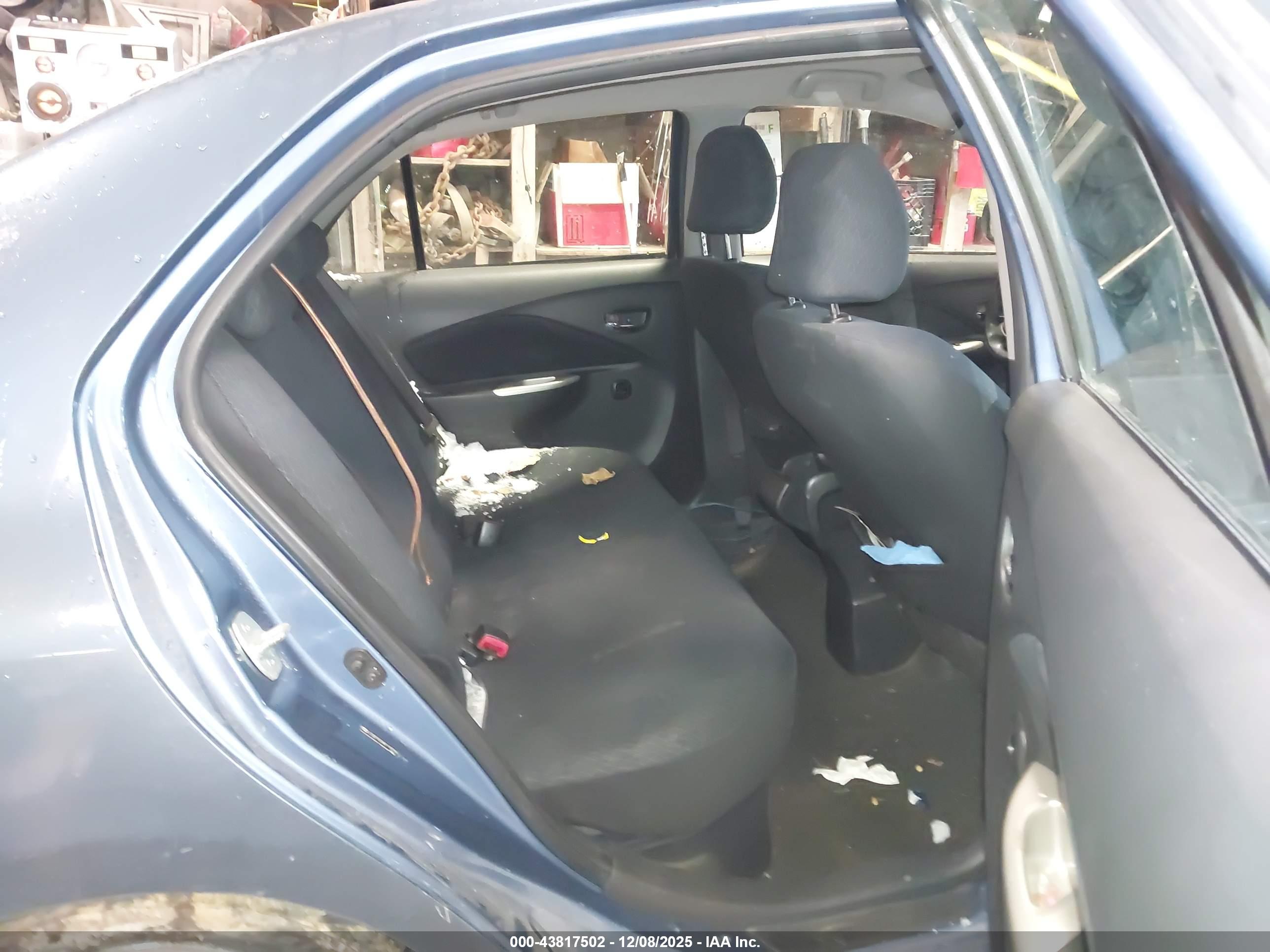 TOYOTA YARIS image 8