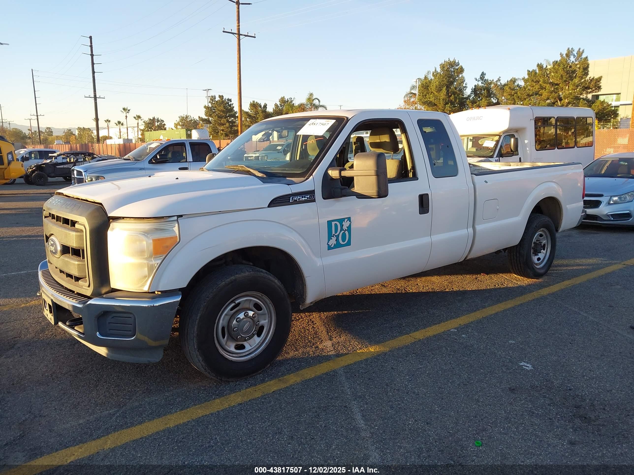 FORD F-250 image 2