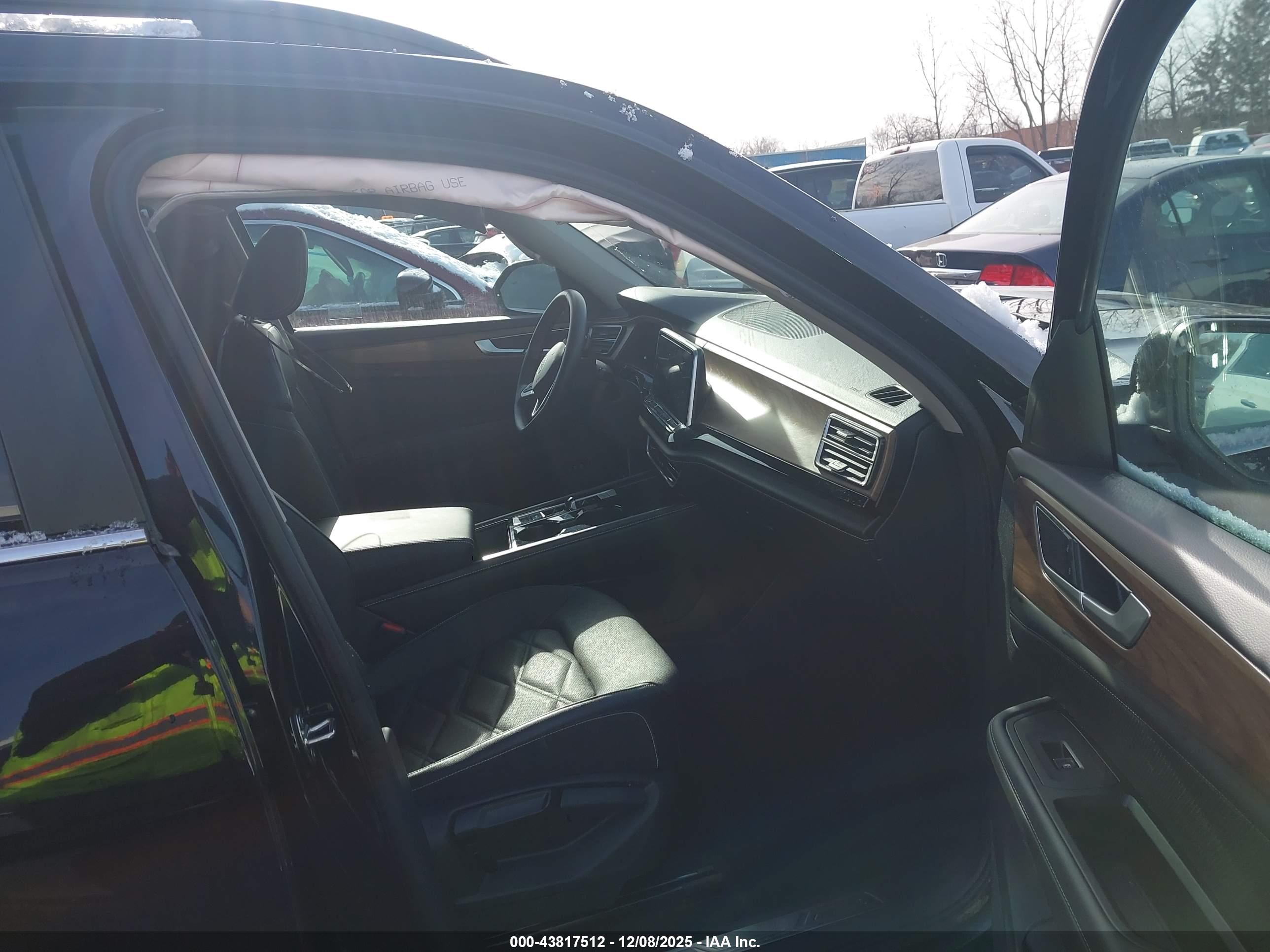 VOLKSWAGEN ATLAS image 5