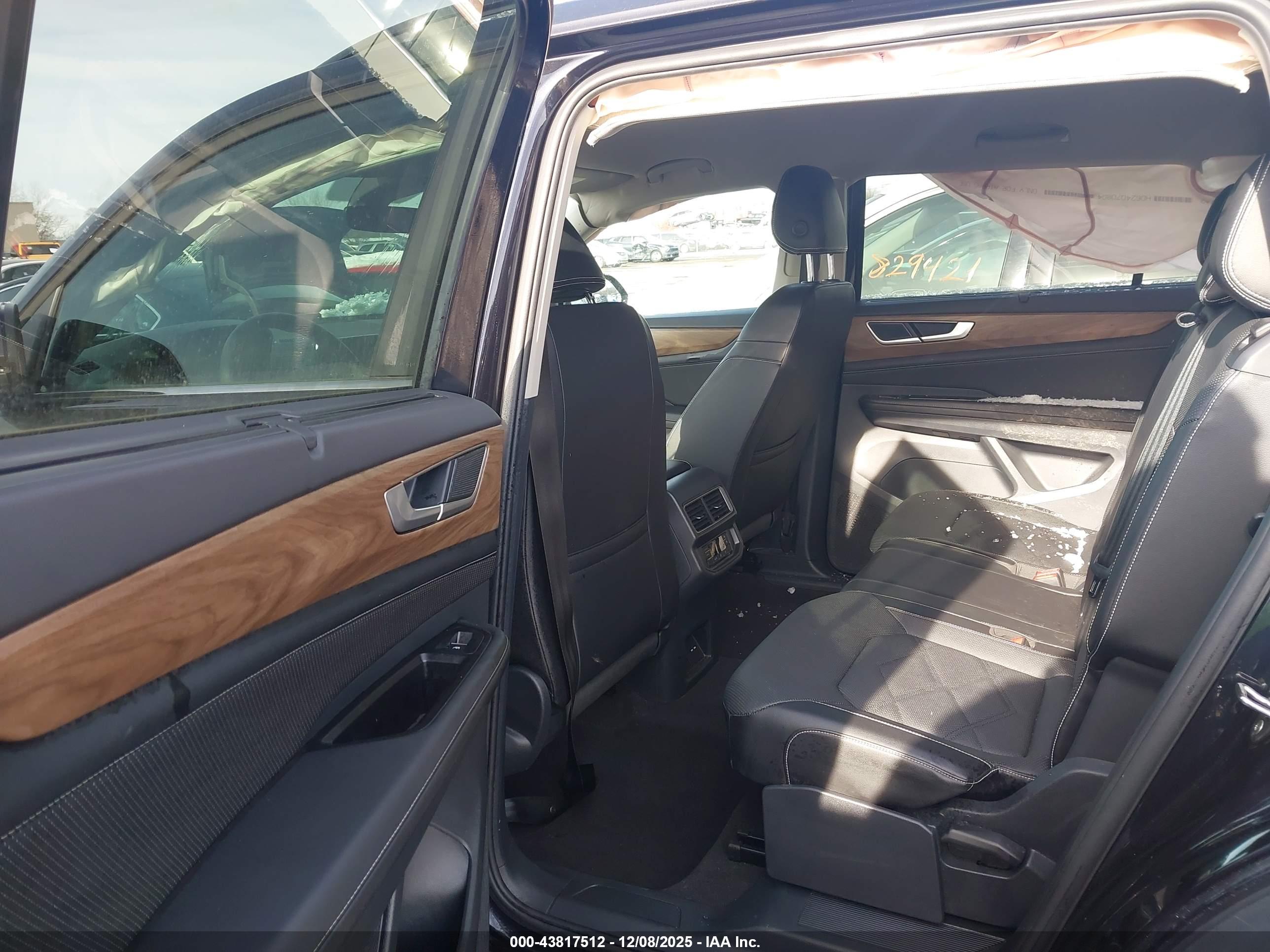 VOLKSWAGEN ATLAS image 8