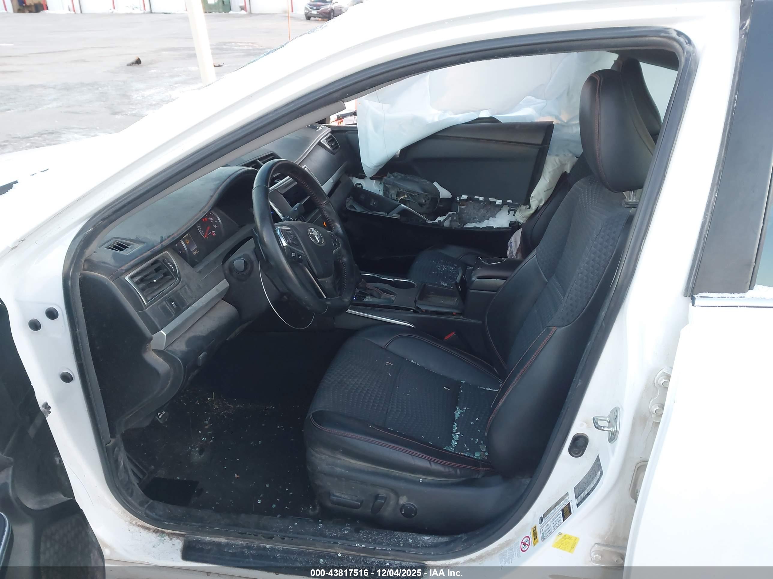 TOYOTA CAMRY image 5