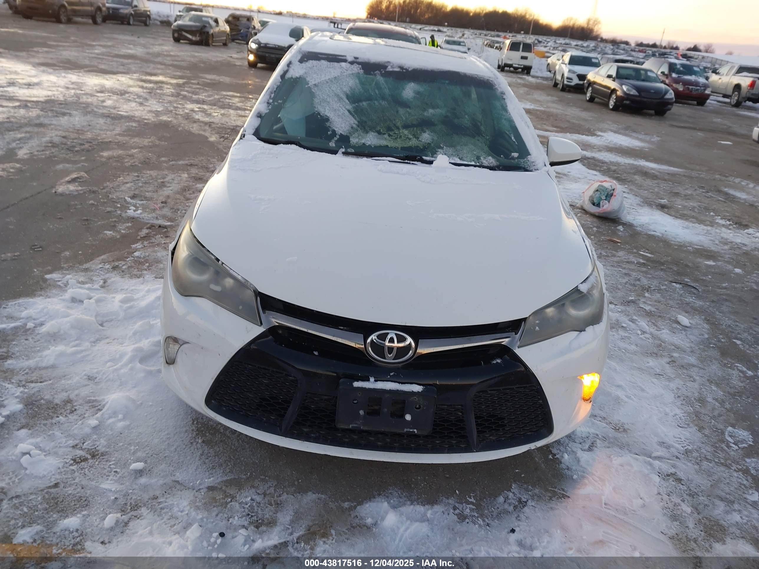 TOYOTA CAMRY image 6