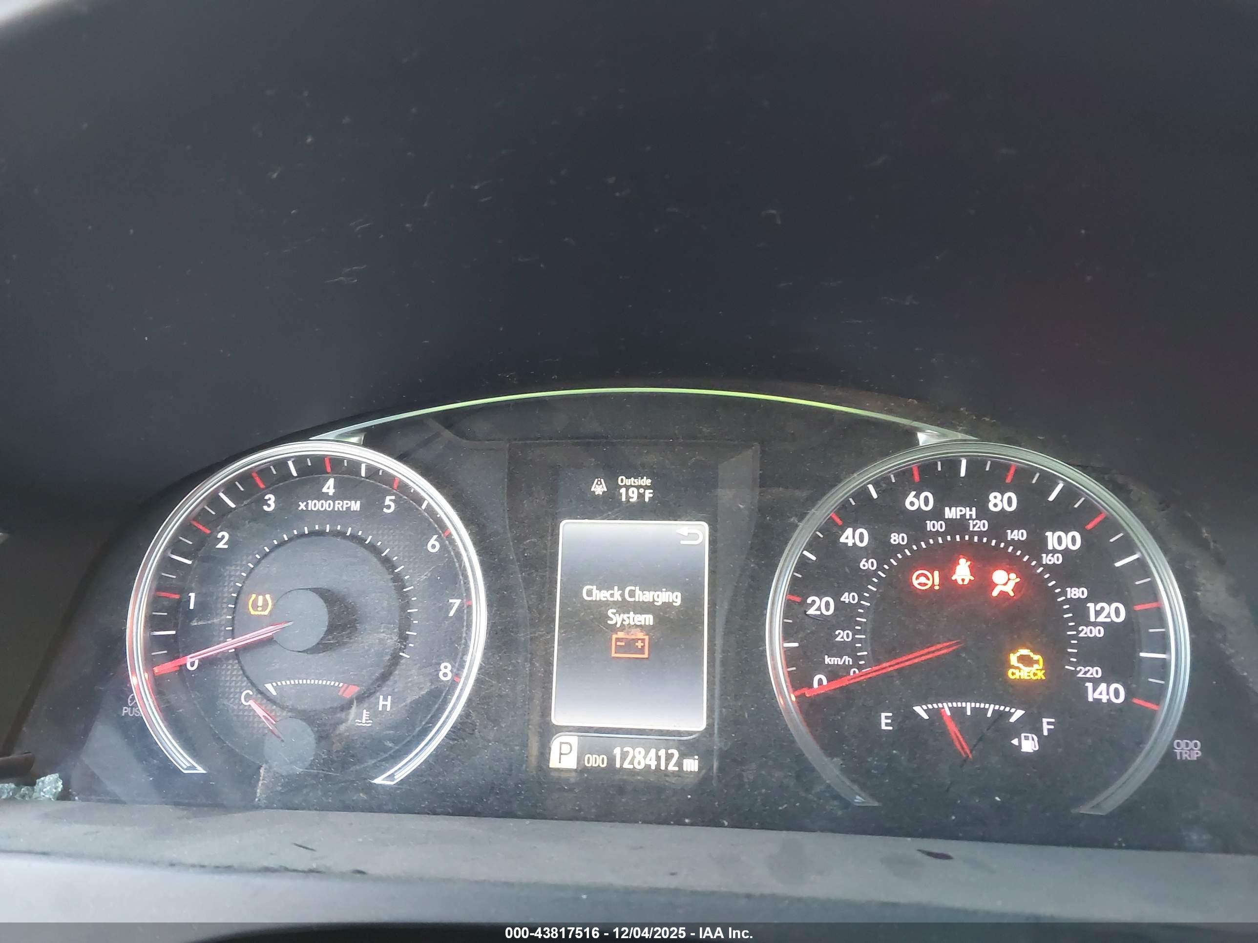 TOYOTA CAMRY image 7