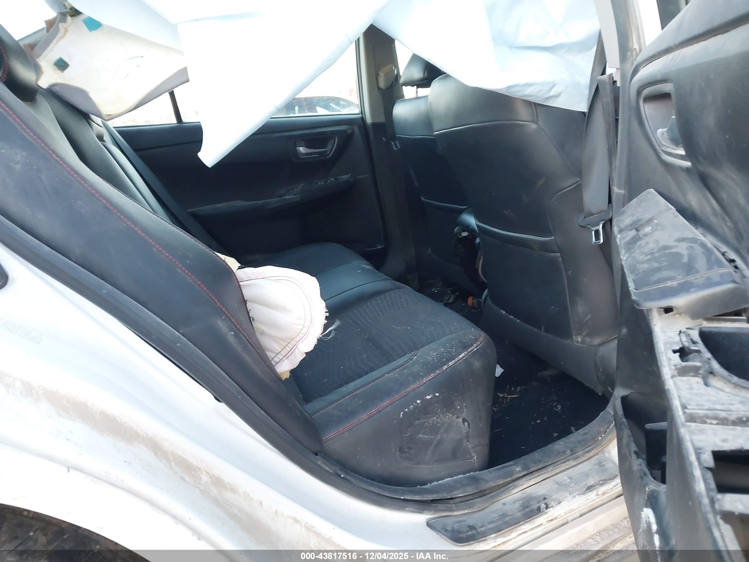 TOYOTA CAMRY image 8