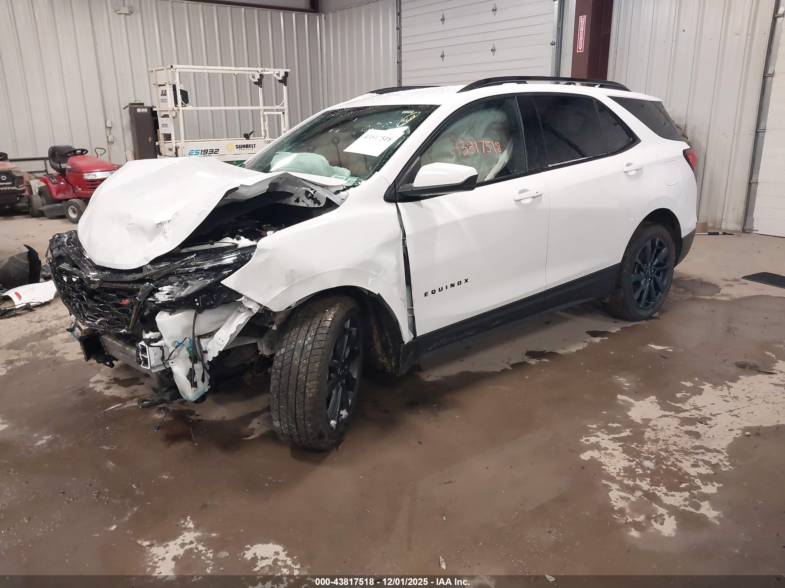 CHEVROLET EQUINOX image 2