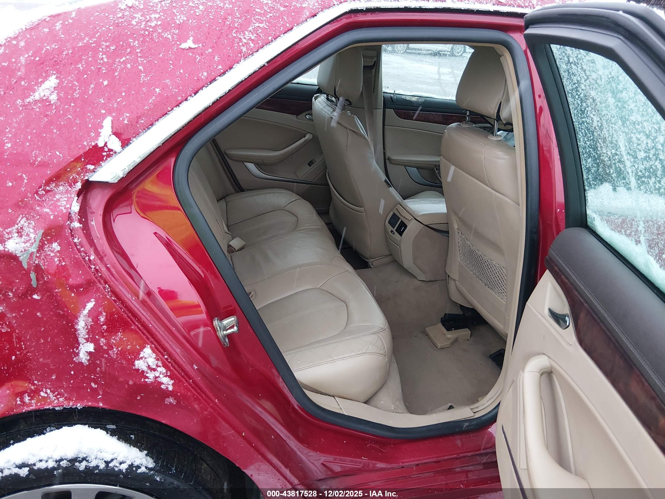 CADILLAC CTS image 8