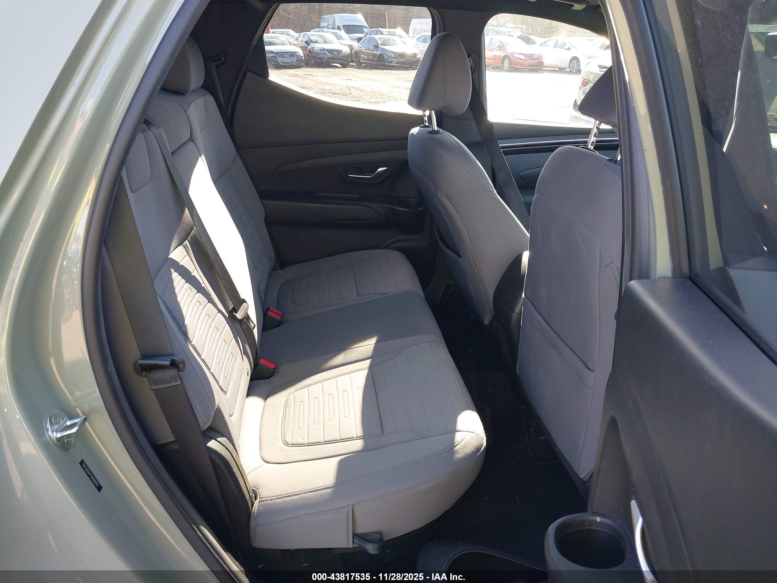 HYUNDAI SANTA image 8