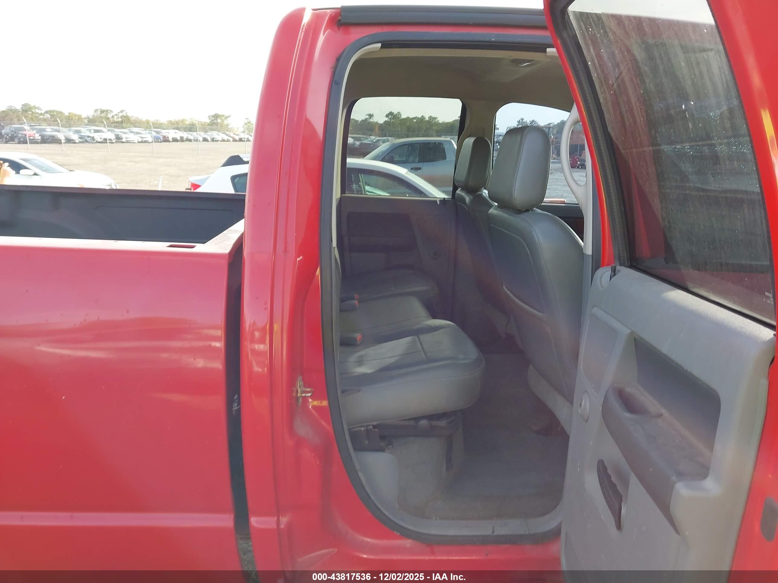 DODGE RAM image 8