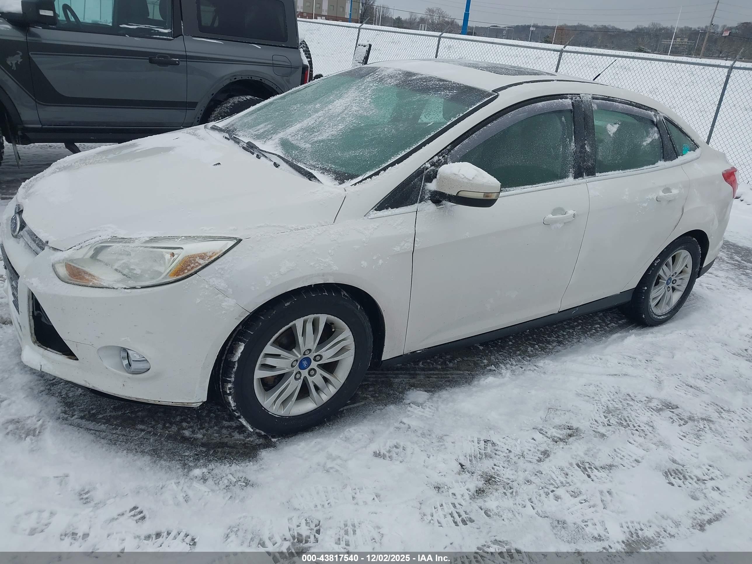 FORD FOCUS image 2