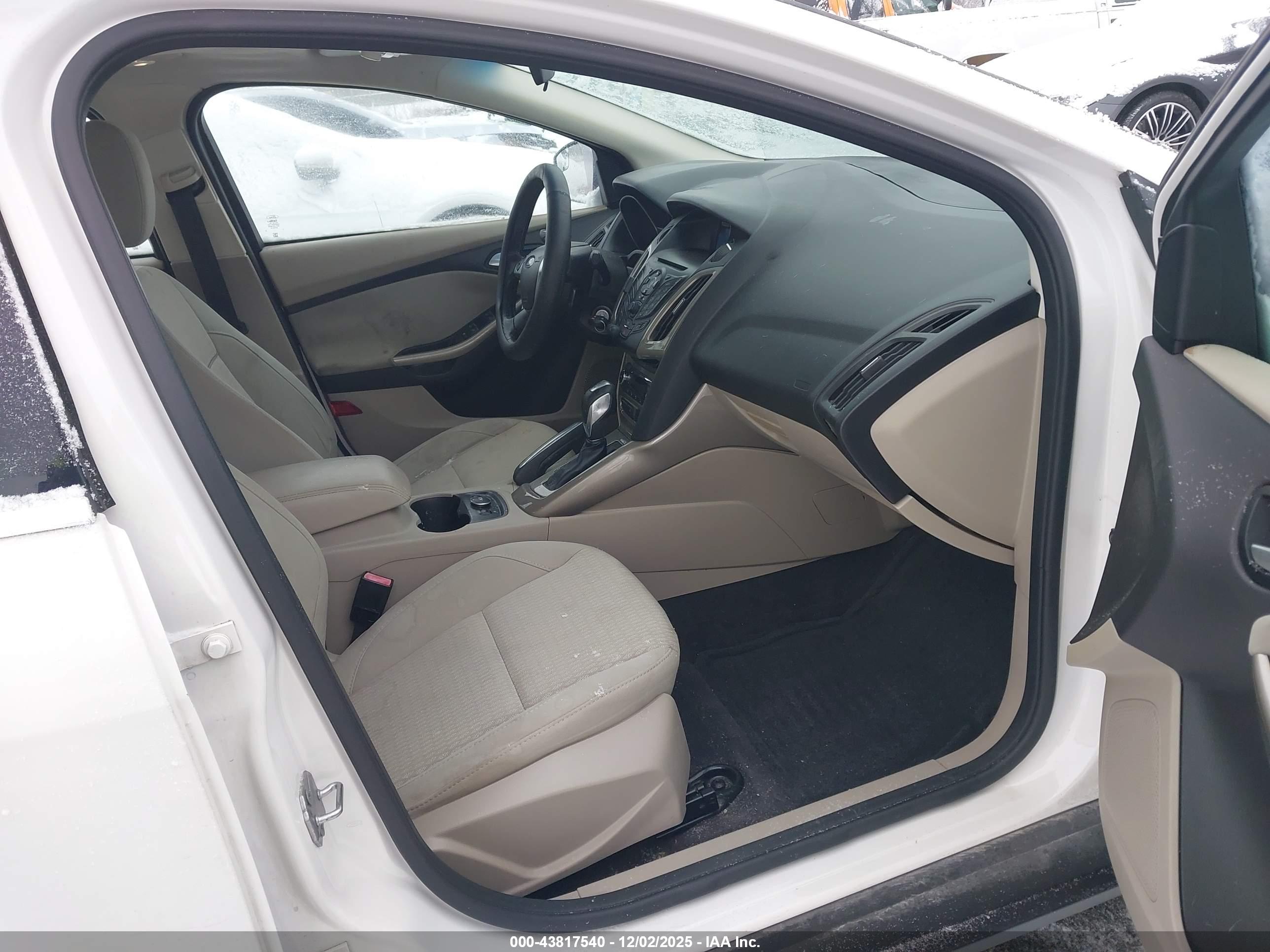 FORD FOCUS image 5