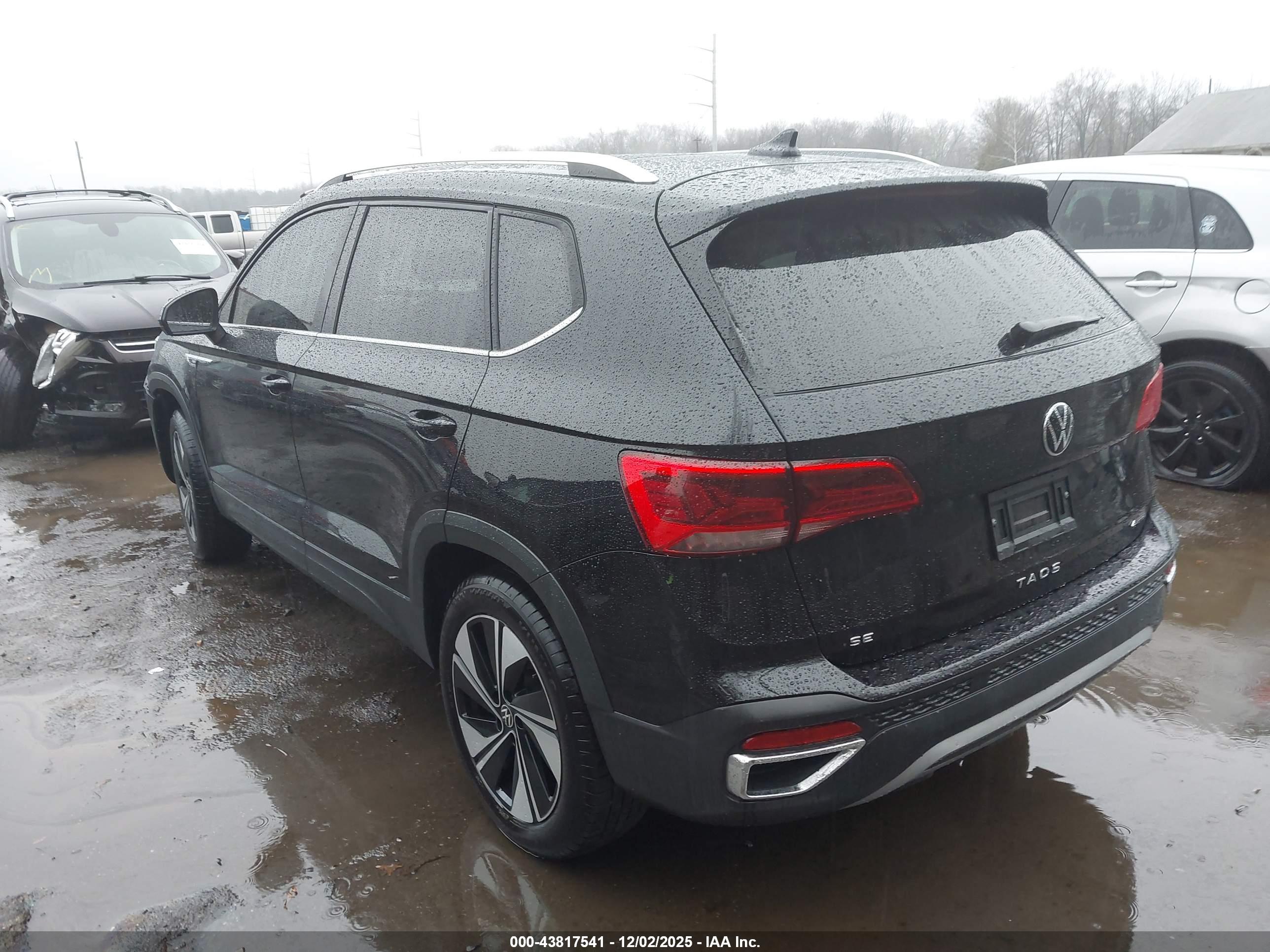 VOLKSWAGEN TAOS image 3