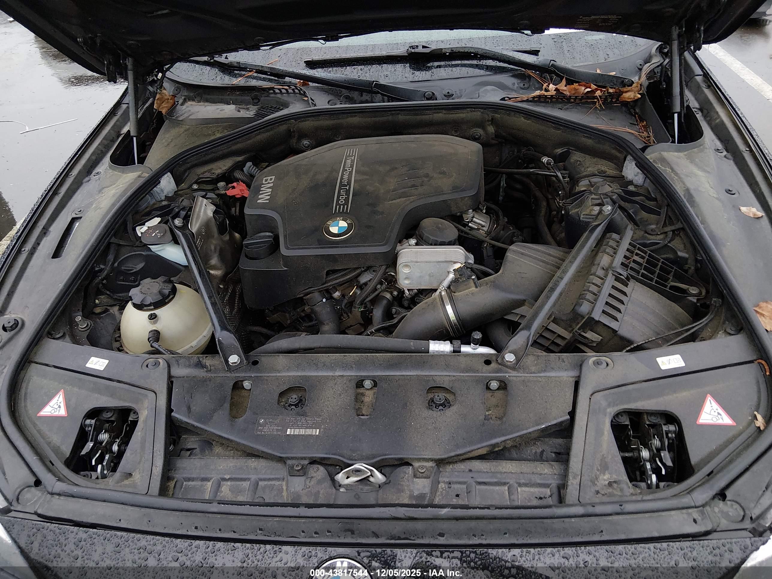 BMW 528I image 10